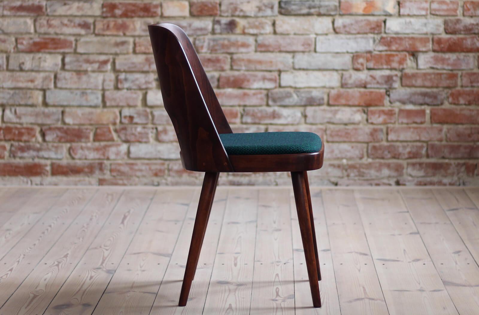 Mid-20th Century Set of 4 Dining Chairs by Oswald Haerdtl, Reupholstered in Kvadrat For Sale