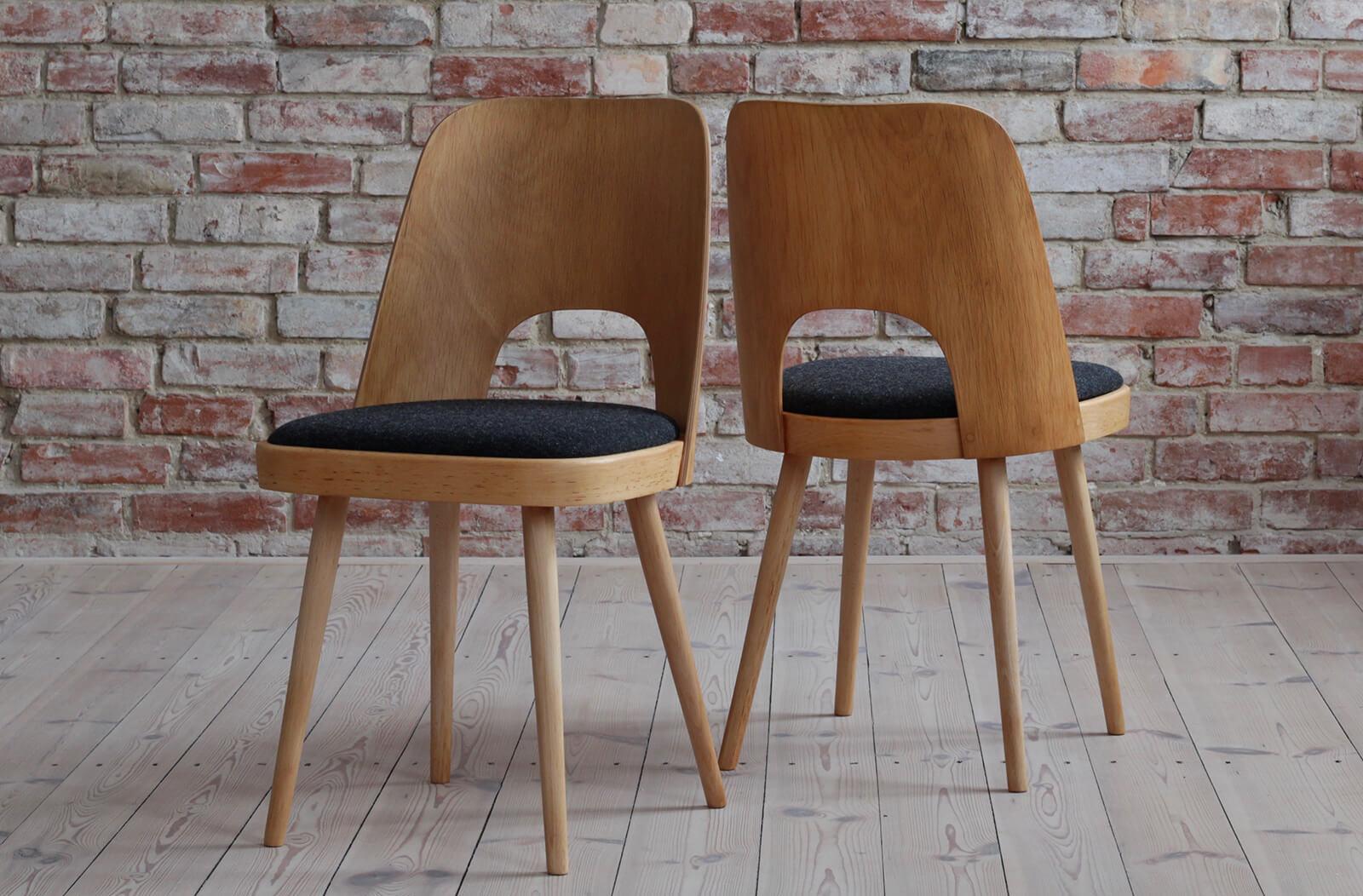 Czech Set of 4 Dining Chairs by Oswald Haerdtl, Reupholstered, Midcentury For Sale