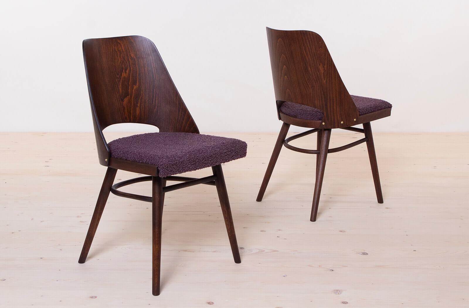 Dieses Set aus vier Vintage-Esszimmerstühlen wurde vom tschechischen Designer Radomir Hofman in den 1960er Jahren entworfen. Produziert von TON. Die Stühle sind sehr leicht in der Form und bequem im Gebrauch. Dieses Set wurde vollständig restauriert