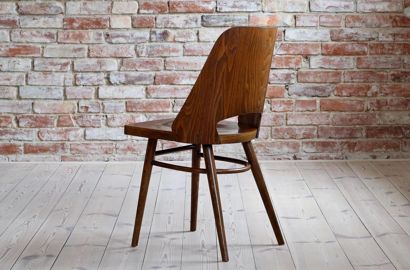 Set of 4 Dining Chairs by Radomir Hofman for TON, Model 514, Beech Veneer For Sale 4