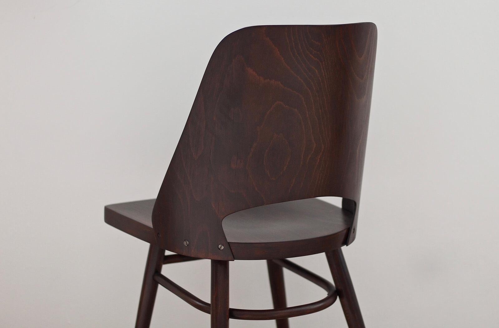 Set of 4 Dining Chairs by Radomir Hofman for TON, Model 514, Beech Veneer For Sale 5