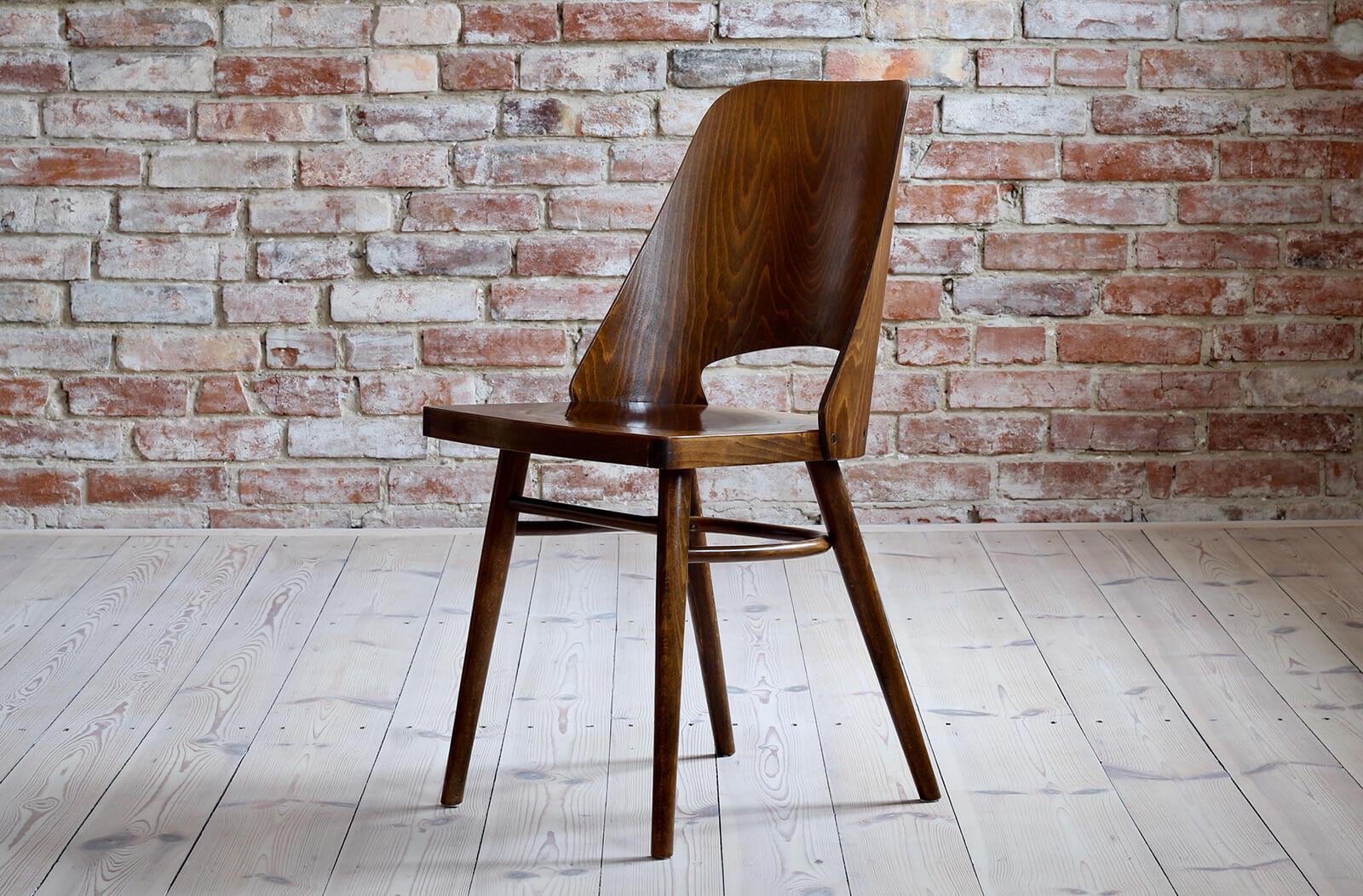 Set of 4 Dining Chairs by Radomir Hofman for TON, Model 514, Beech Veneer For Sale 6