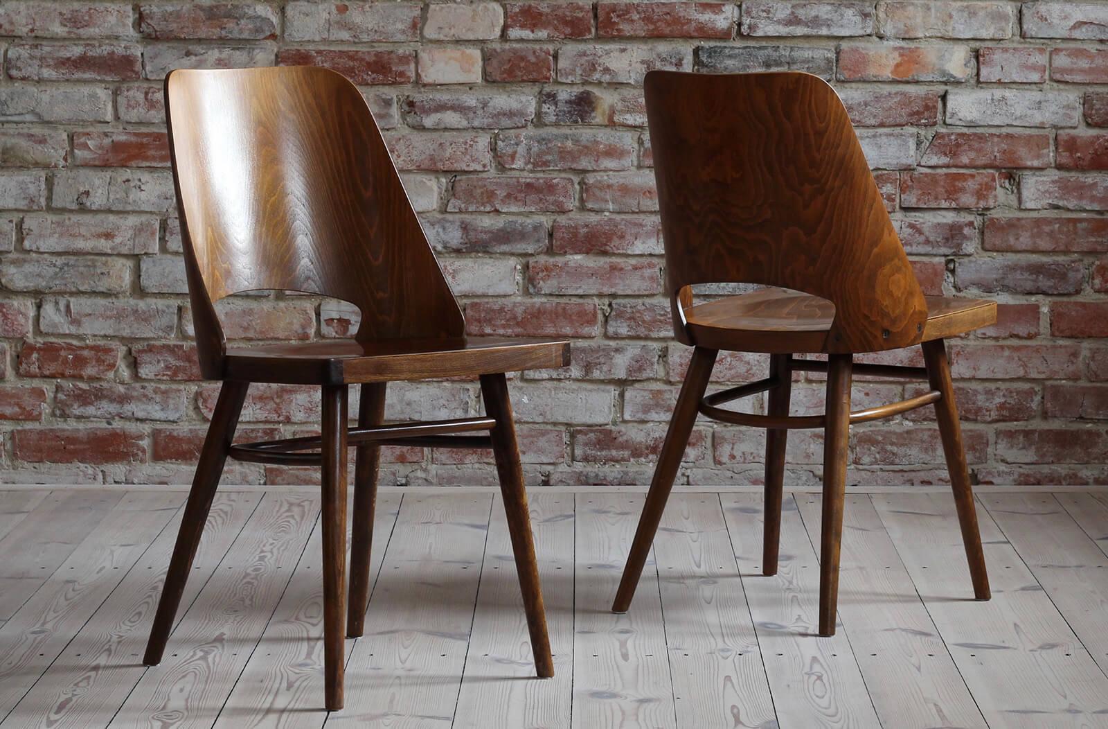 Mid-Century Modern Set of 4 Dining Chairs by Radomir Hofman for TON, Model 514, Beech Veneer For Sale