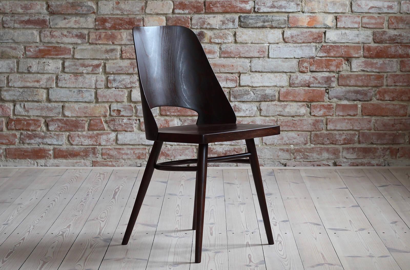 Placage Ensemble de 4 chaises de salle à manger de Radomir Hofman pour TON, modèle 514, placage de hêtre en vente