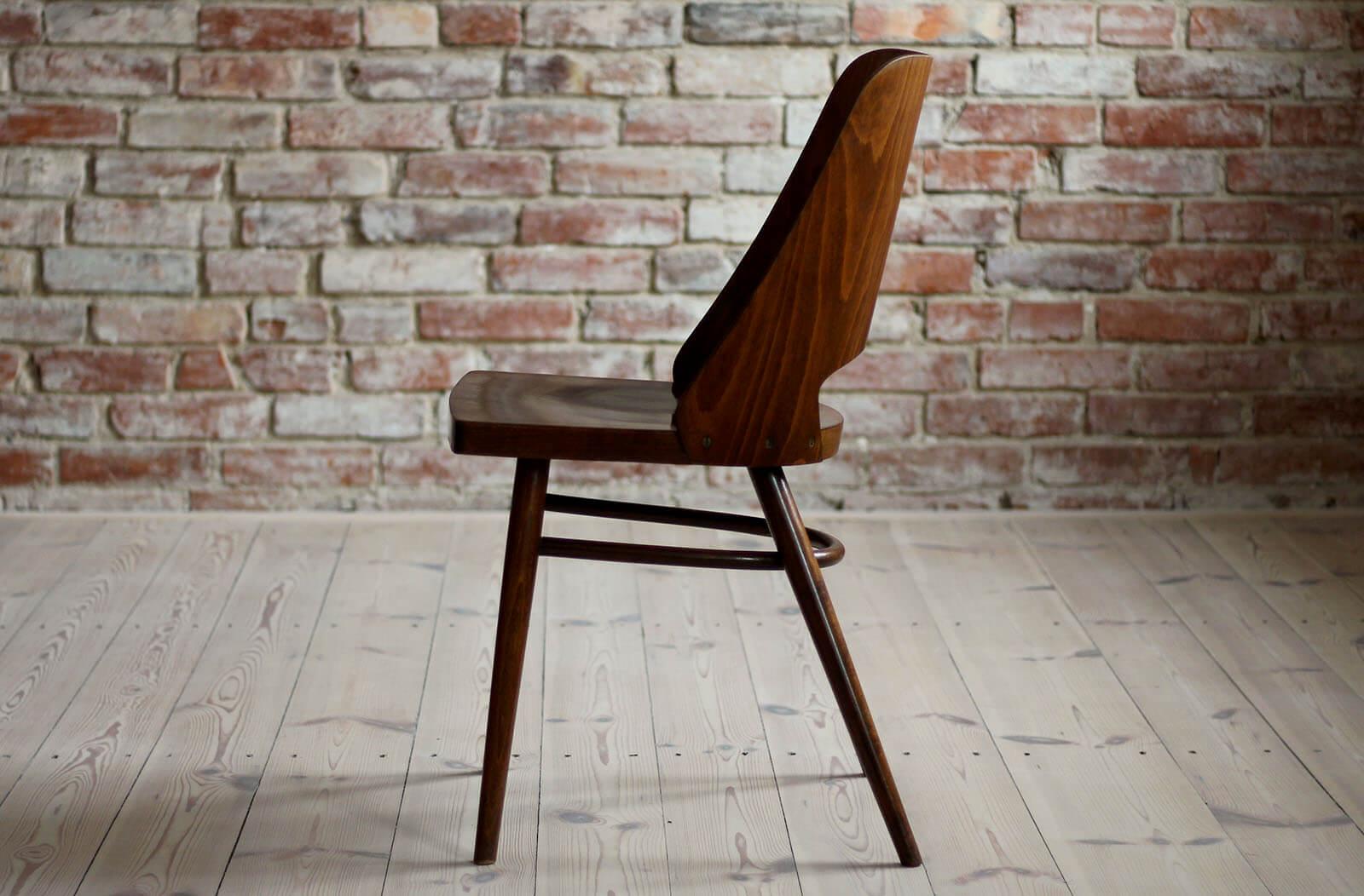 Mid-20th Century Set of 4 Dining Chairs by Radomir Hofman for TON, Model 514, Beech Veneer