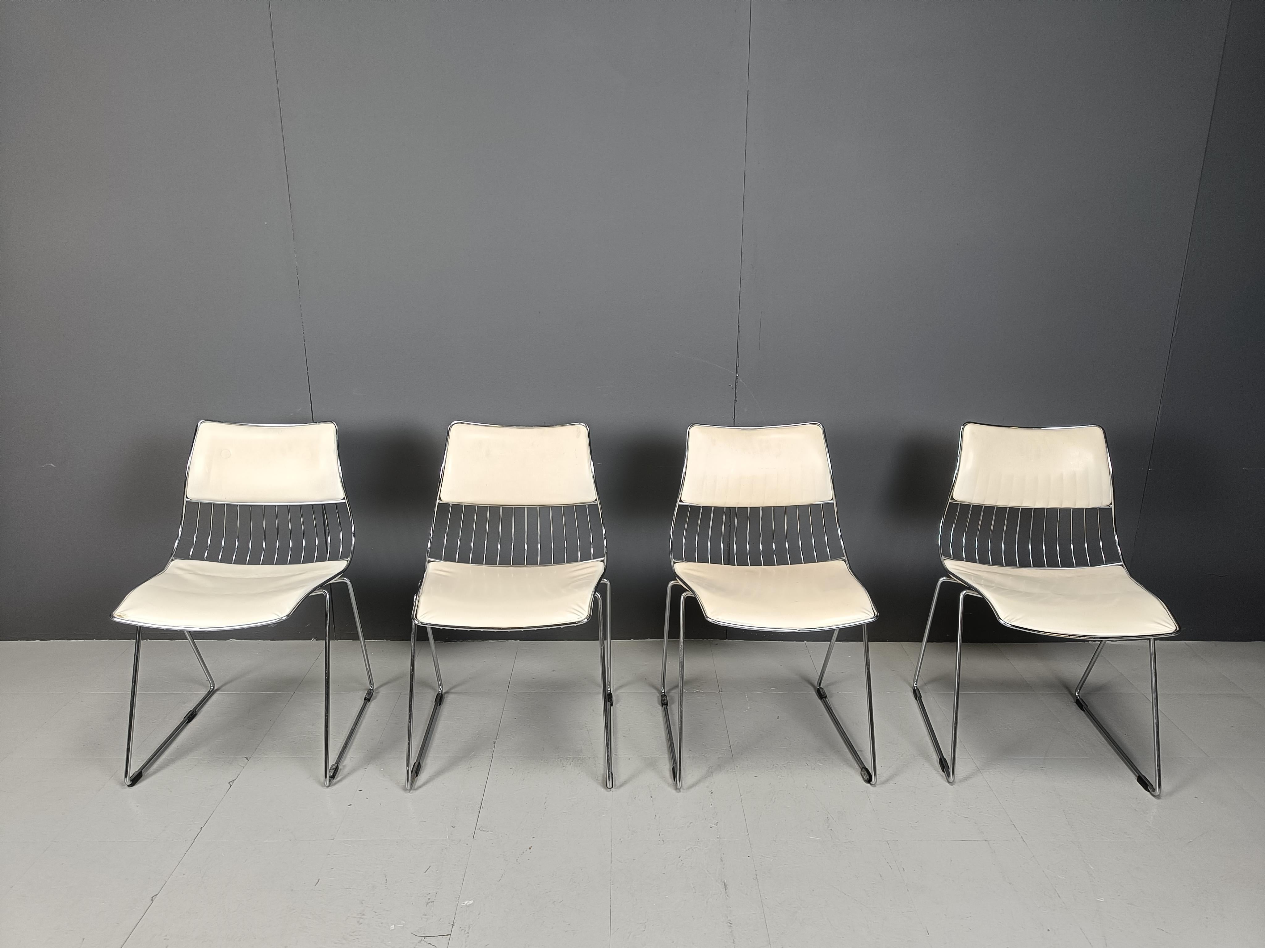 Juego de 4 sillas de comedor de Rudi Verelst para Novalux, años 70 Era espacial en venta