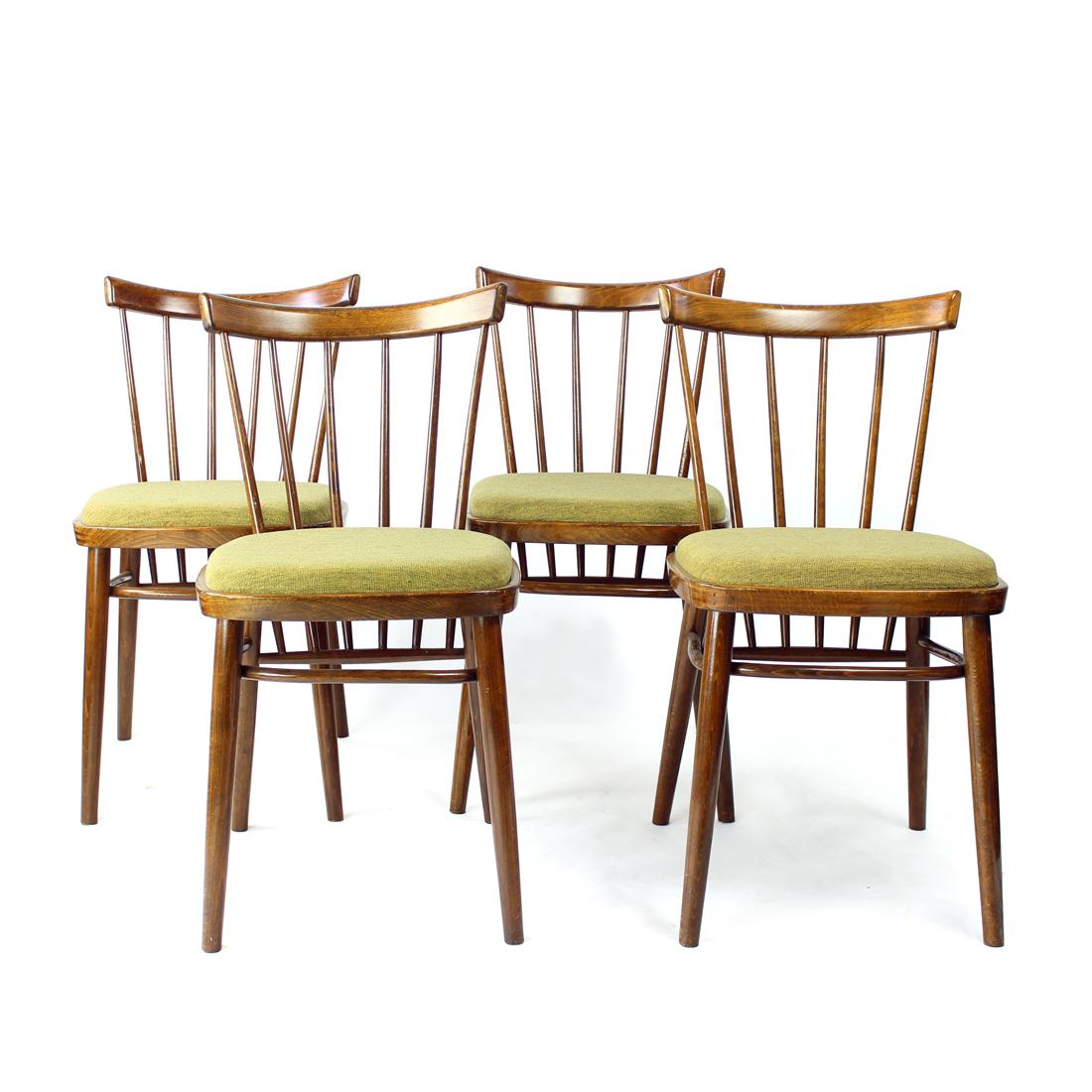 Mid-Century moderno Set di 4 sedie da pranzo di Tatra, Cecoslovacchia 1960 in vendita