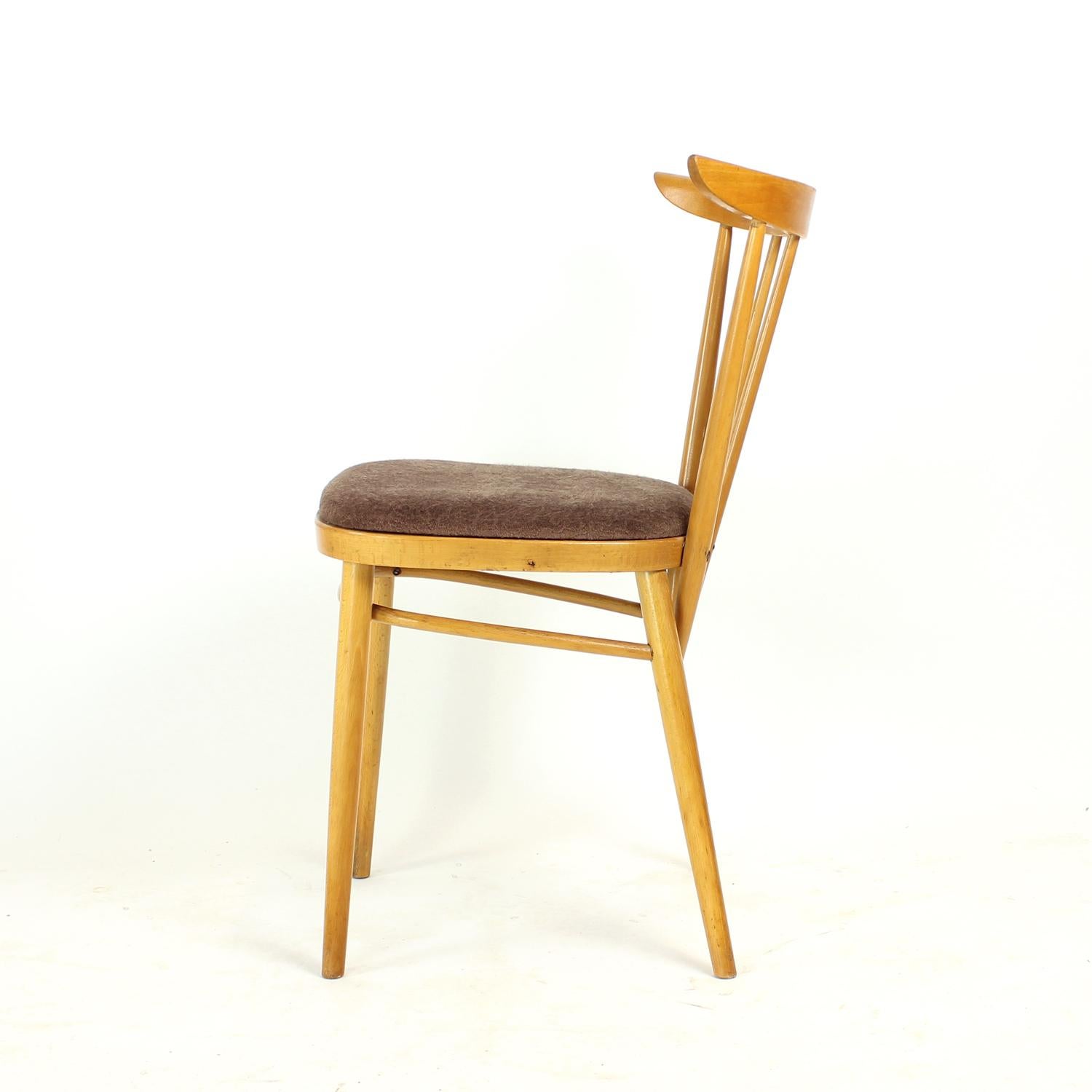 Ensemble de 4 chaises de salle à manger par Tatra, Tchécoslovaquie, années 1960 Bon état - En vente à Zohor, SK