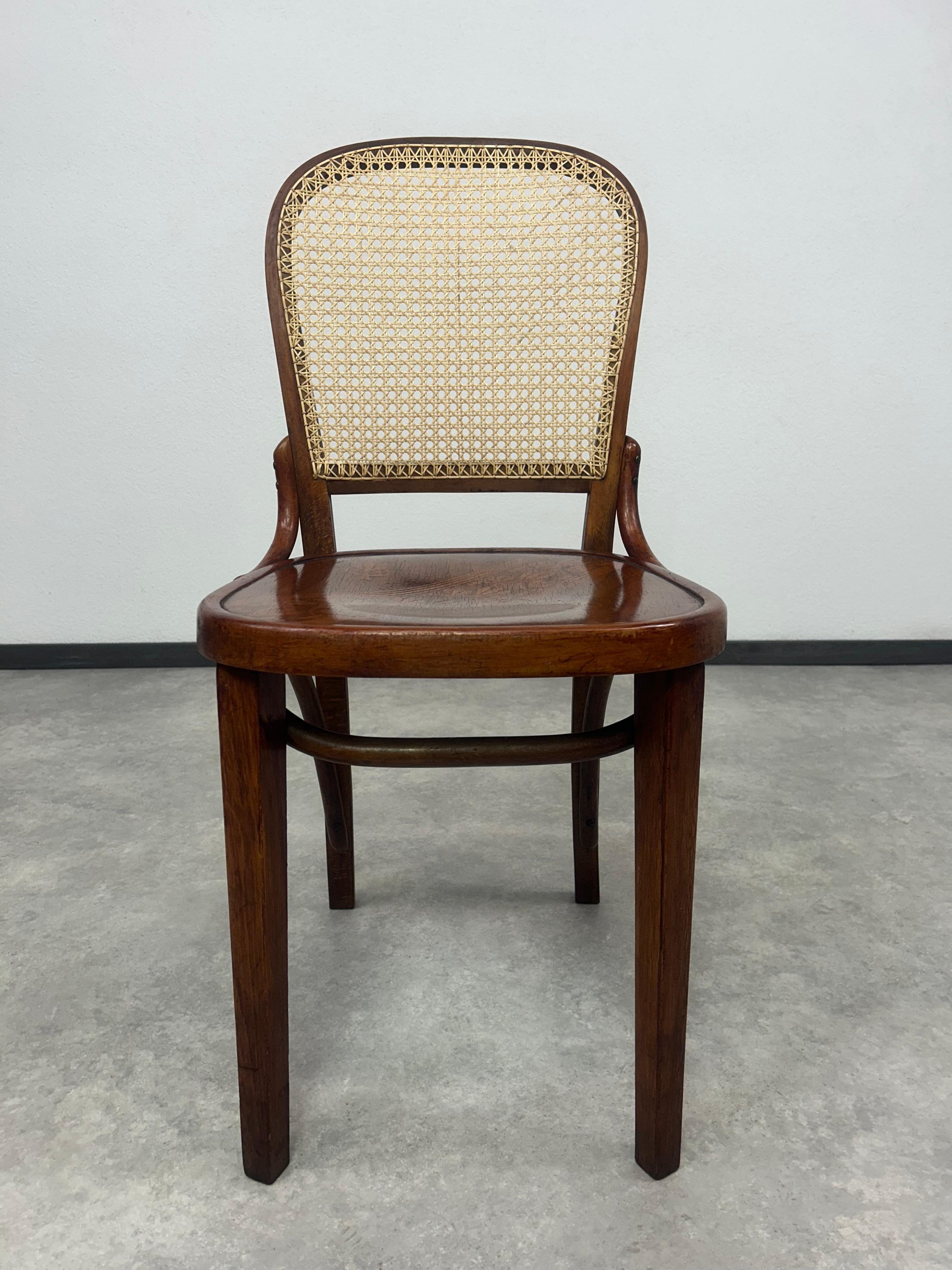 Set di 4 sedie da pranzo di Thonet In condizioni ottime in vendita a Banská Štiavnica, SK