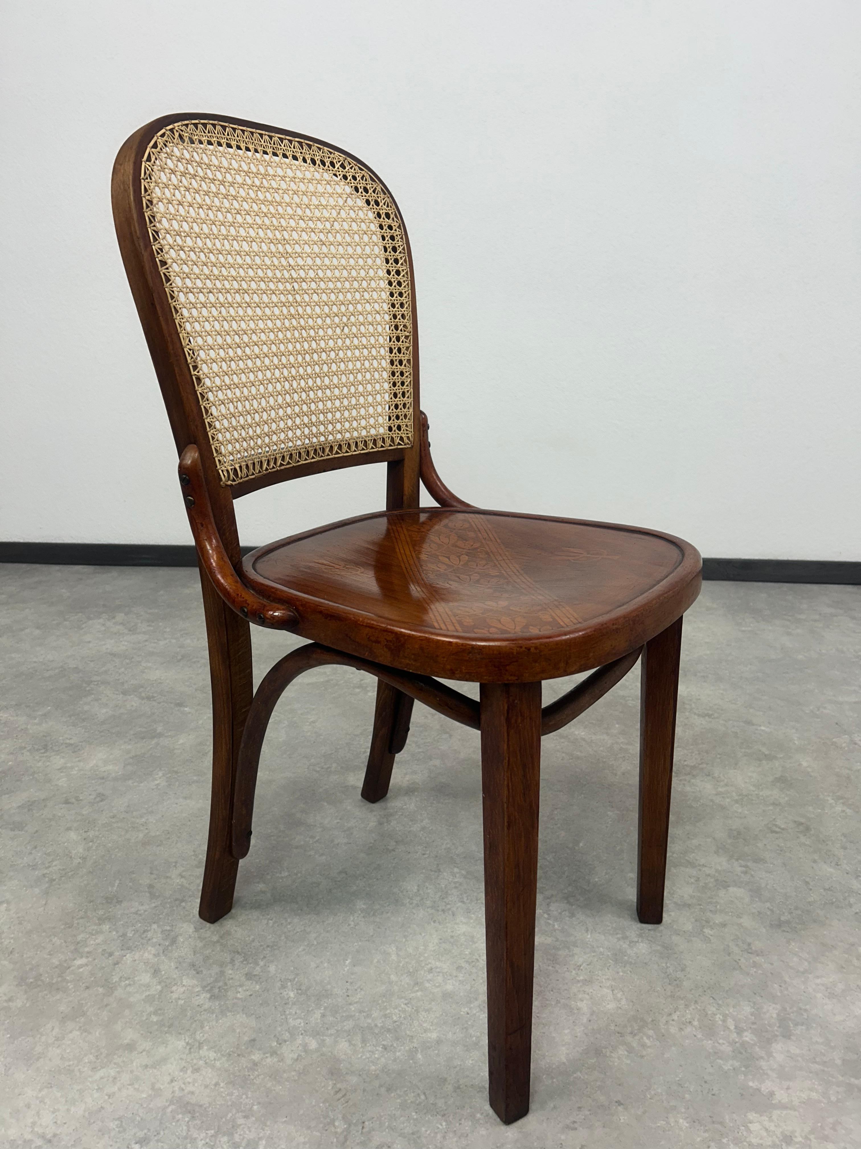 Inizio XX secolo Set di 4 sedie da pranzo di Thonet in vendita