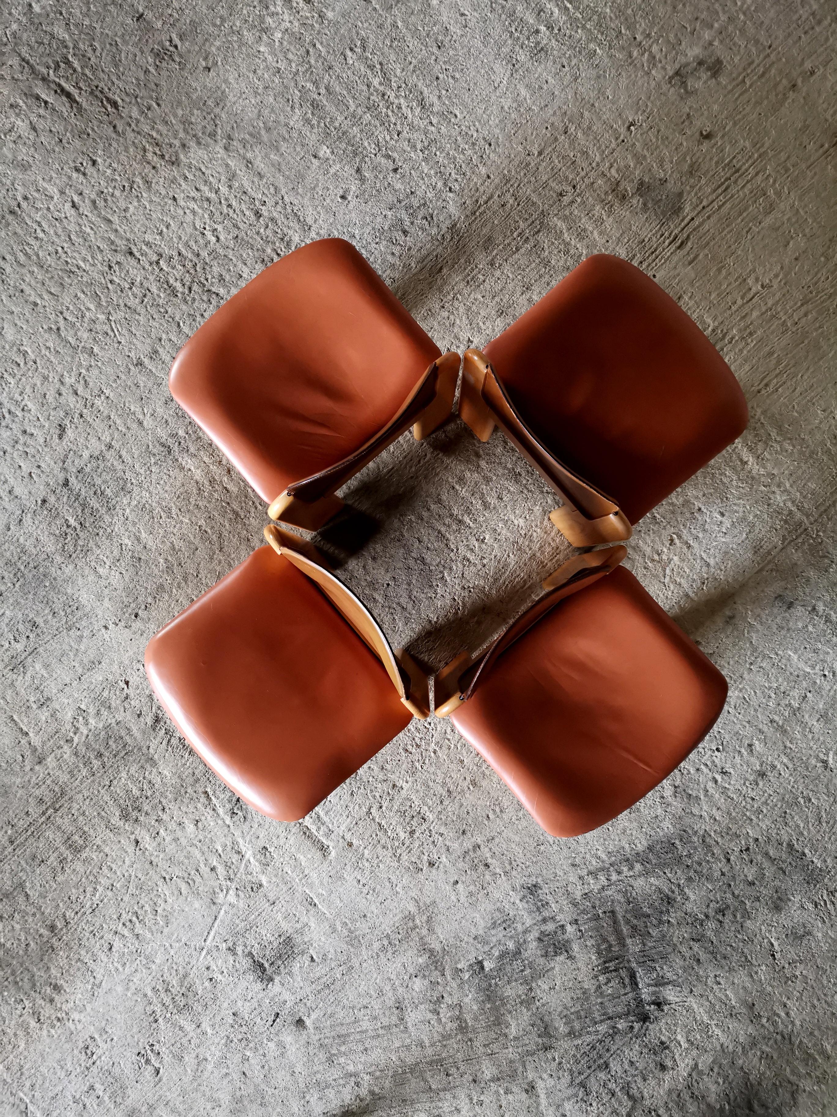 Ensemble de 4 chaises de salle à manger design Silvio Coppola pour Fratelli Montina, Italie, années 1970 en vente 3