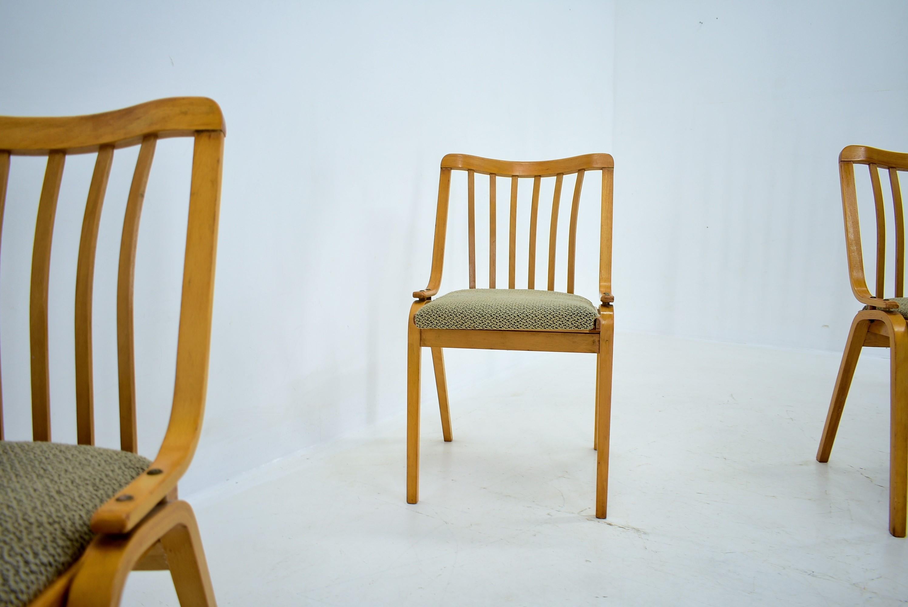 Set of 4 Dining Chairs Designed by Antonín Šuman, 1960s In Good Condition For Sale In Praha, CZ