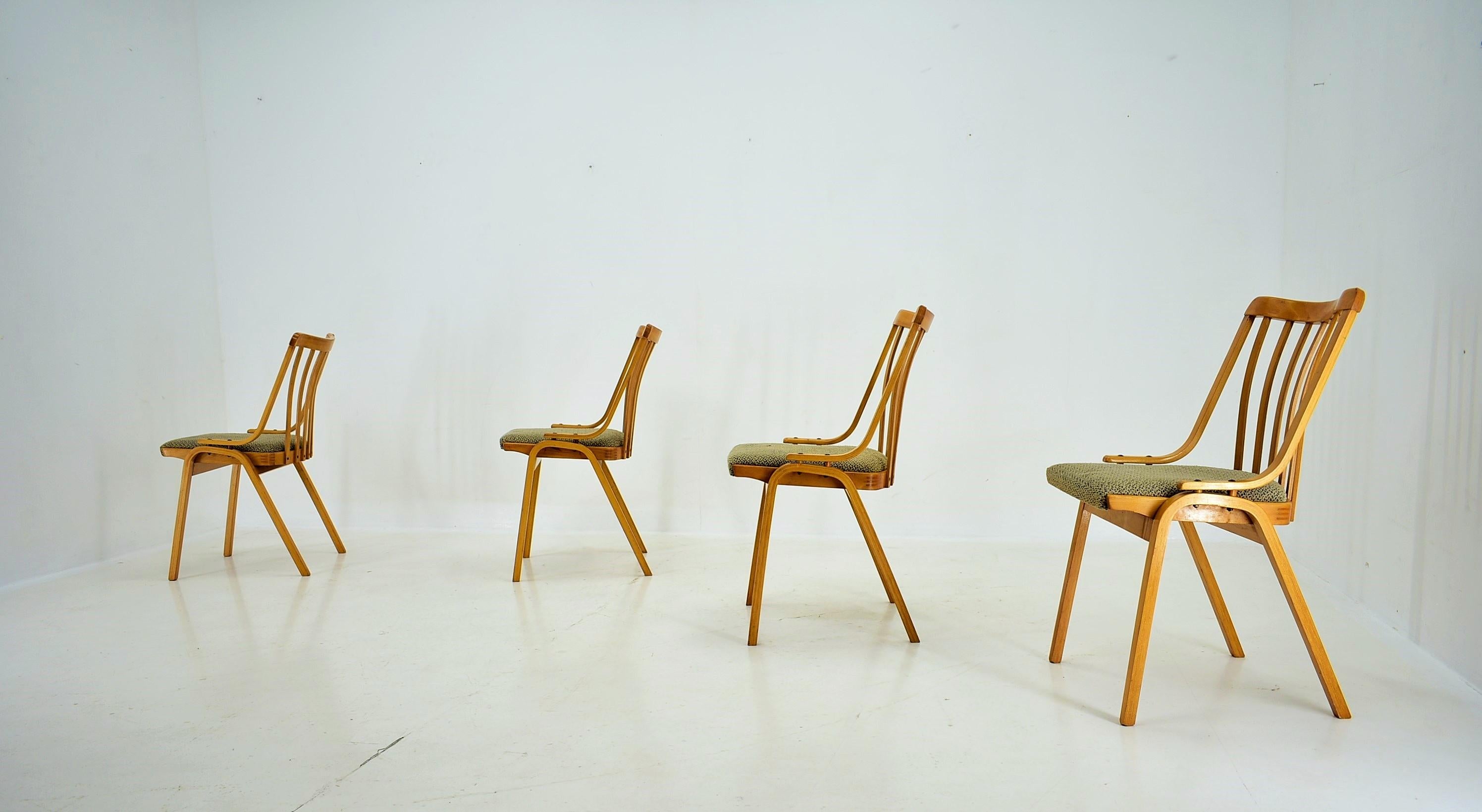 Ensemble de 4 chaises de salle à manger Design/One, années 1960 en vente 2