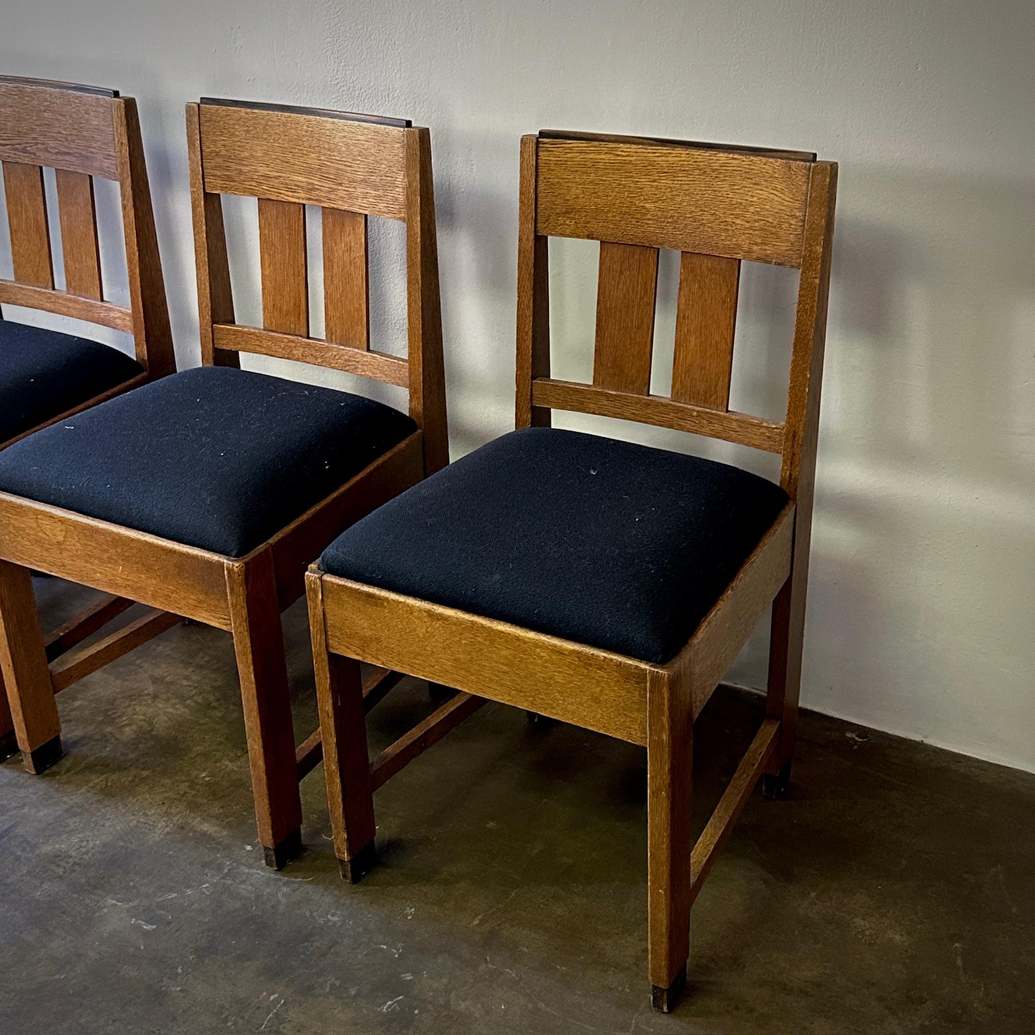 Scuola di Amsterdam Set di 4 sedie da pranzo in vendita