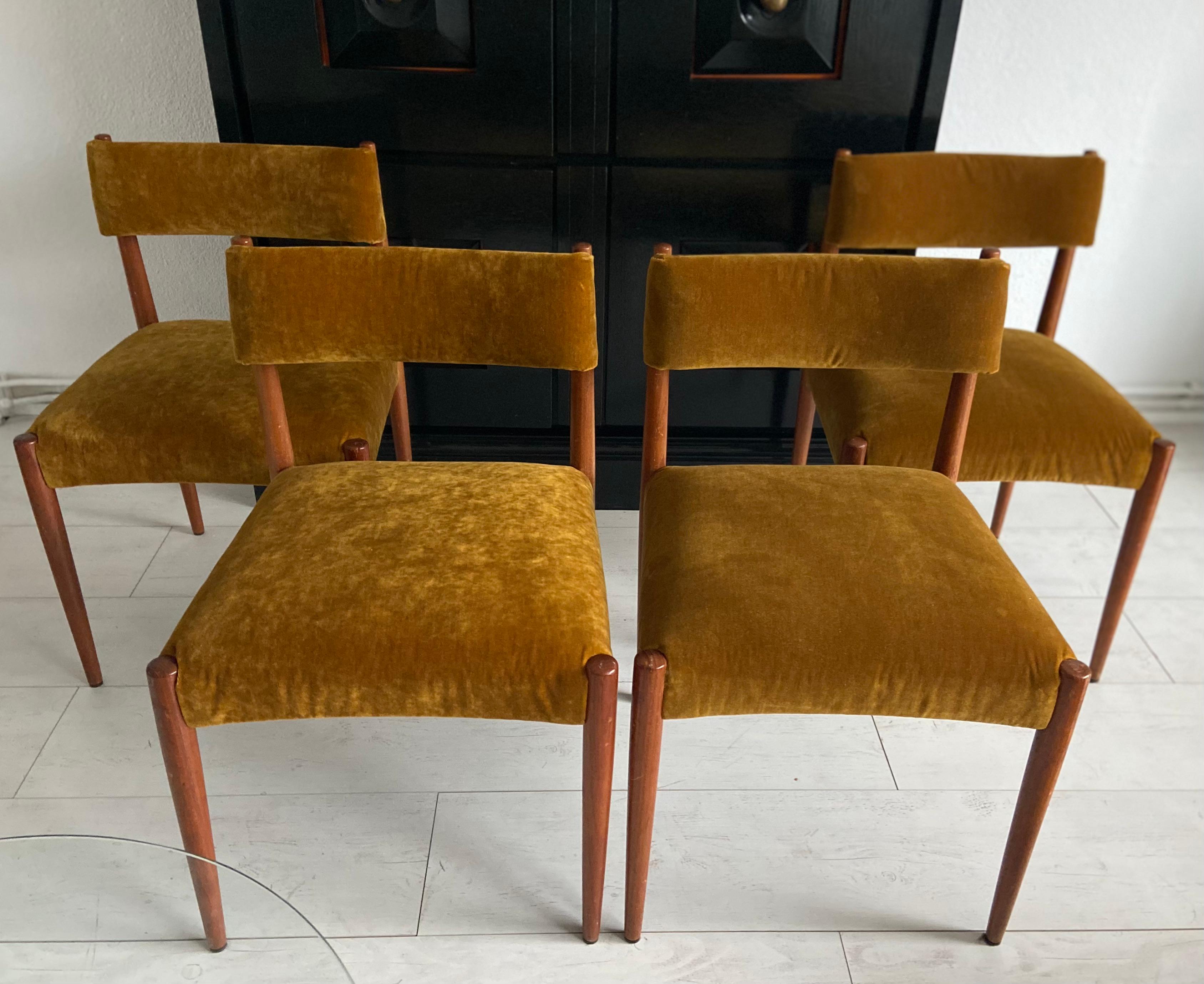 Dutch Set of 4 dining chairs For Sale