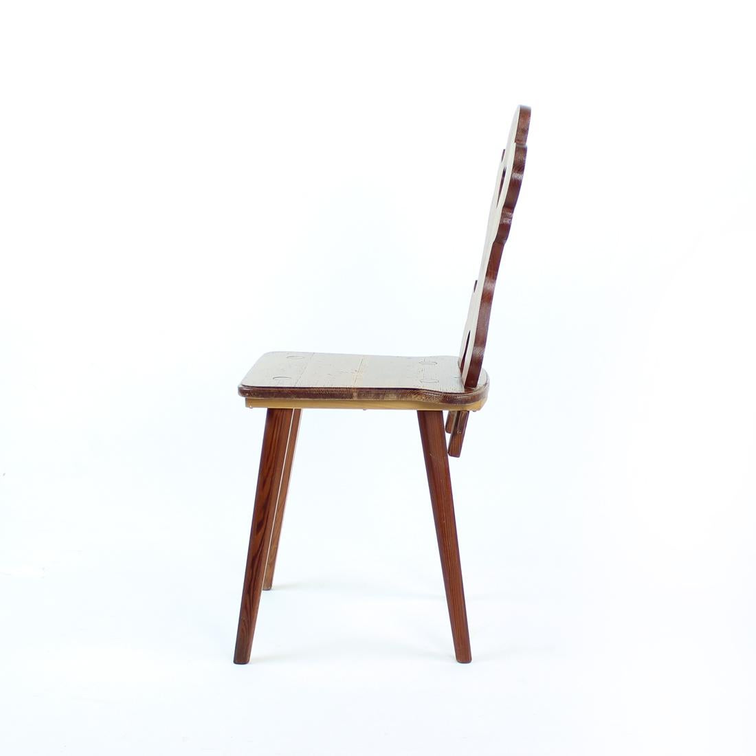 Fin du 20e siècle Ensemble de 2 chaises de salle à manger en design populaire, Tchécoslovaquie, 1973 en vente