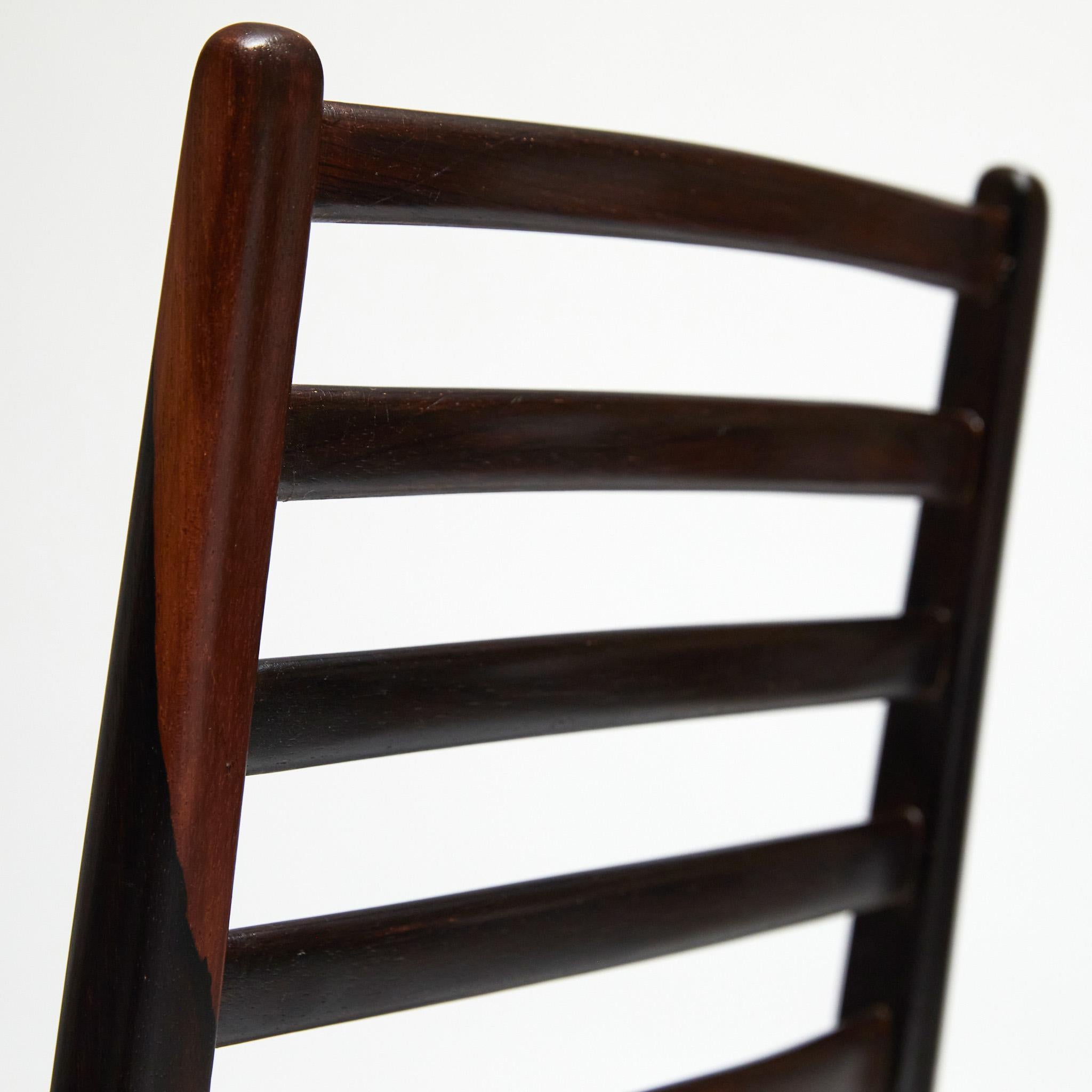 Mid-Century Modern Set of two Chairs in Hardwood & Beige Linen by Carlo Hauner 4
