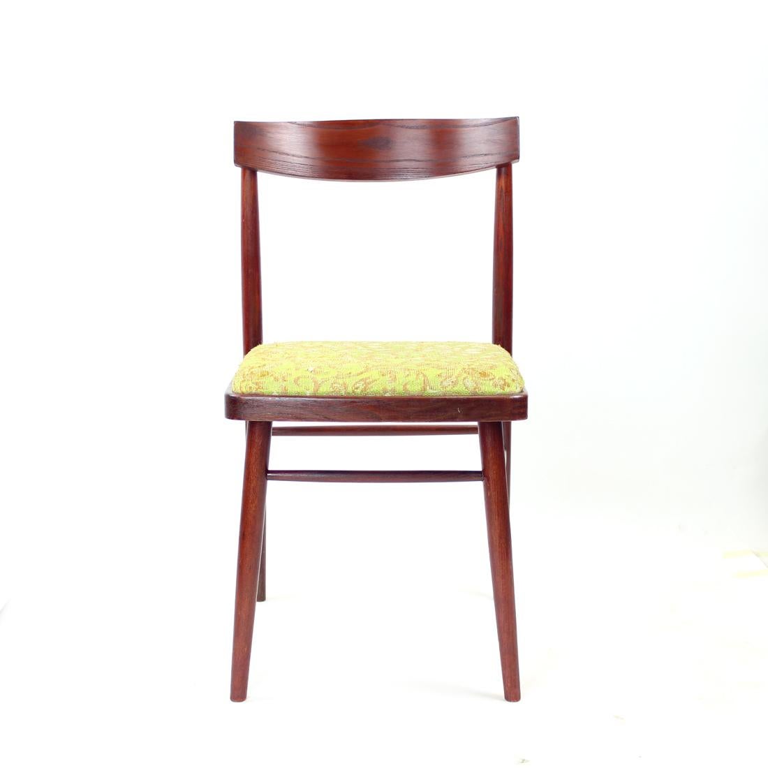Set of 4 Dining Chairs in Oak by Ton, Czechoslovakia, 1960s For Sale 6