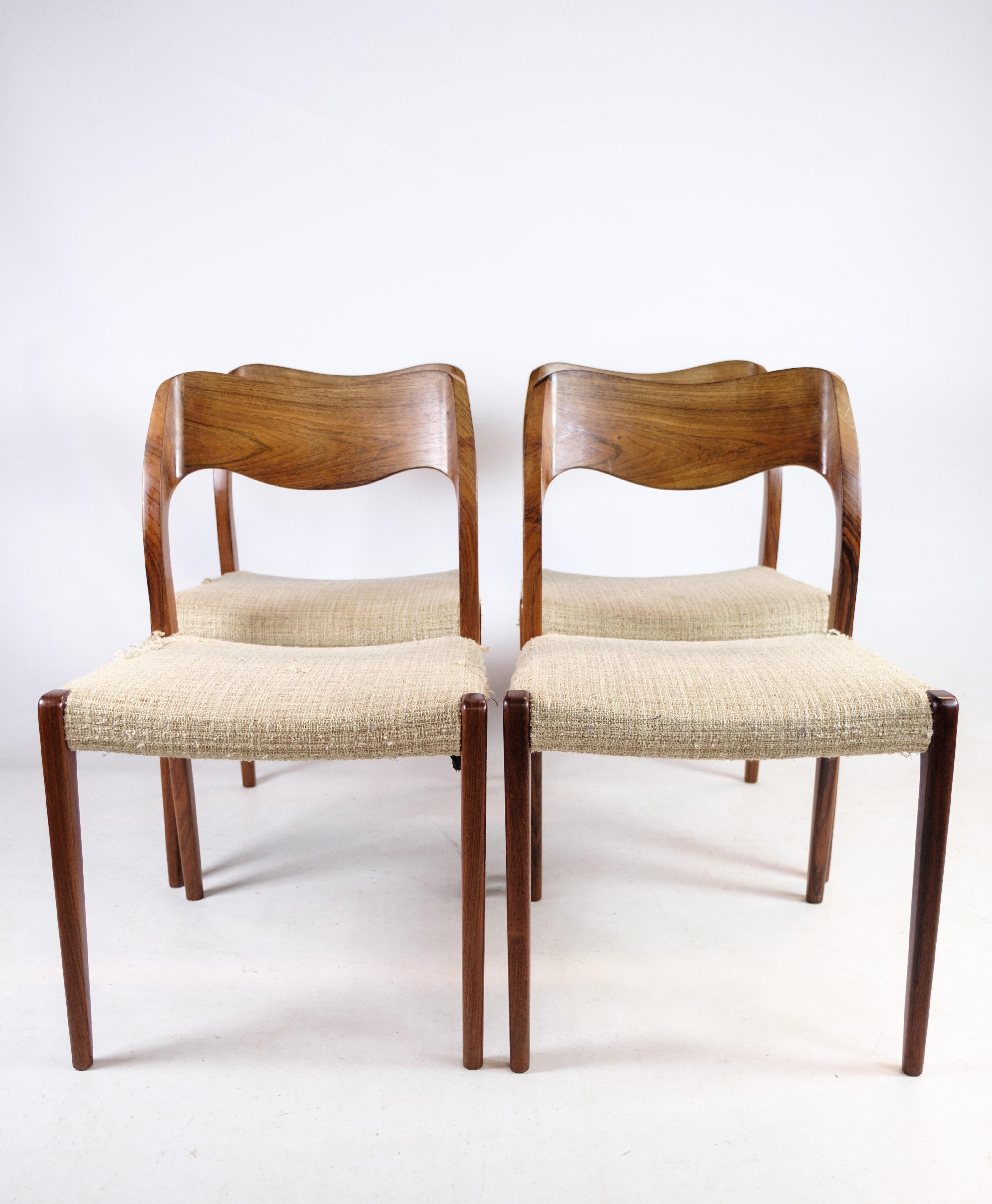Mid-Century Modern Set of 4 Dining Chairs in Rosewood, Model 71, N.O Møller In Good Condition In Lejre, DK