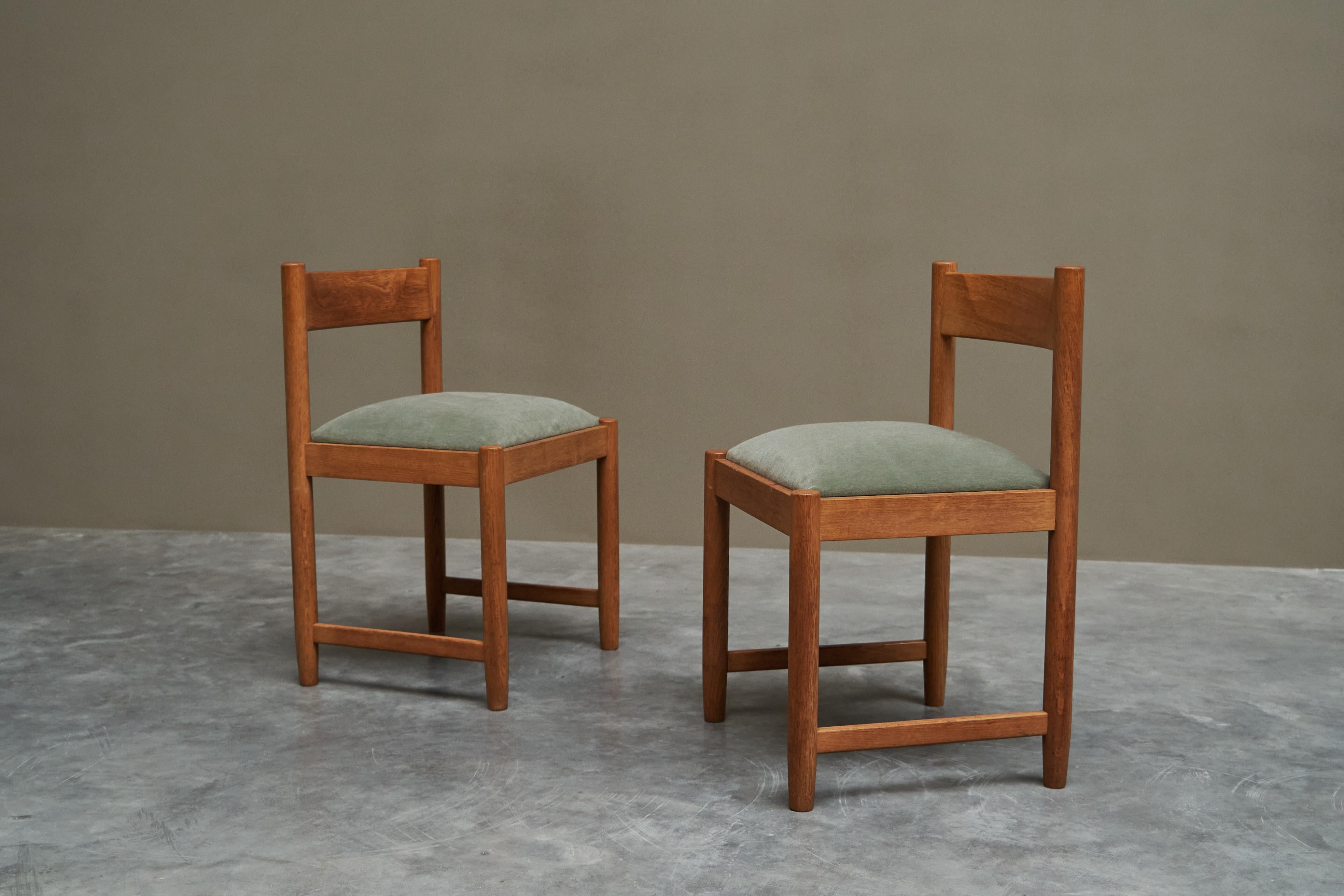 Set of 4 Dining Chairs in Solid Oak and Velvet Belgium 1960s in vendita 4