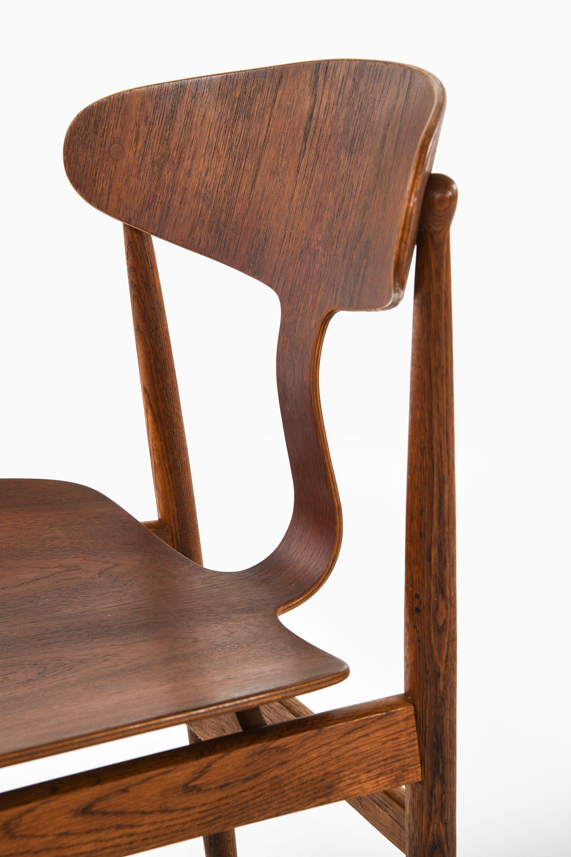 XX secolo Set di 4 sedie da pranzo in teak e Oak attribuite a Børge Mogensen, anni '50 in vendita