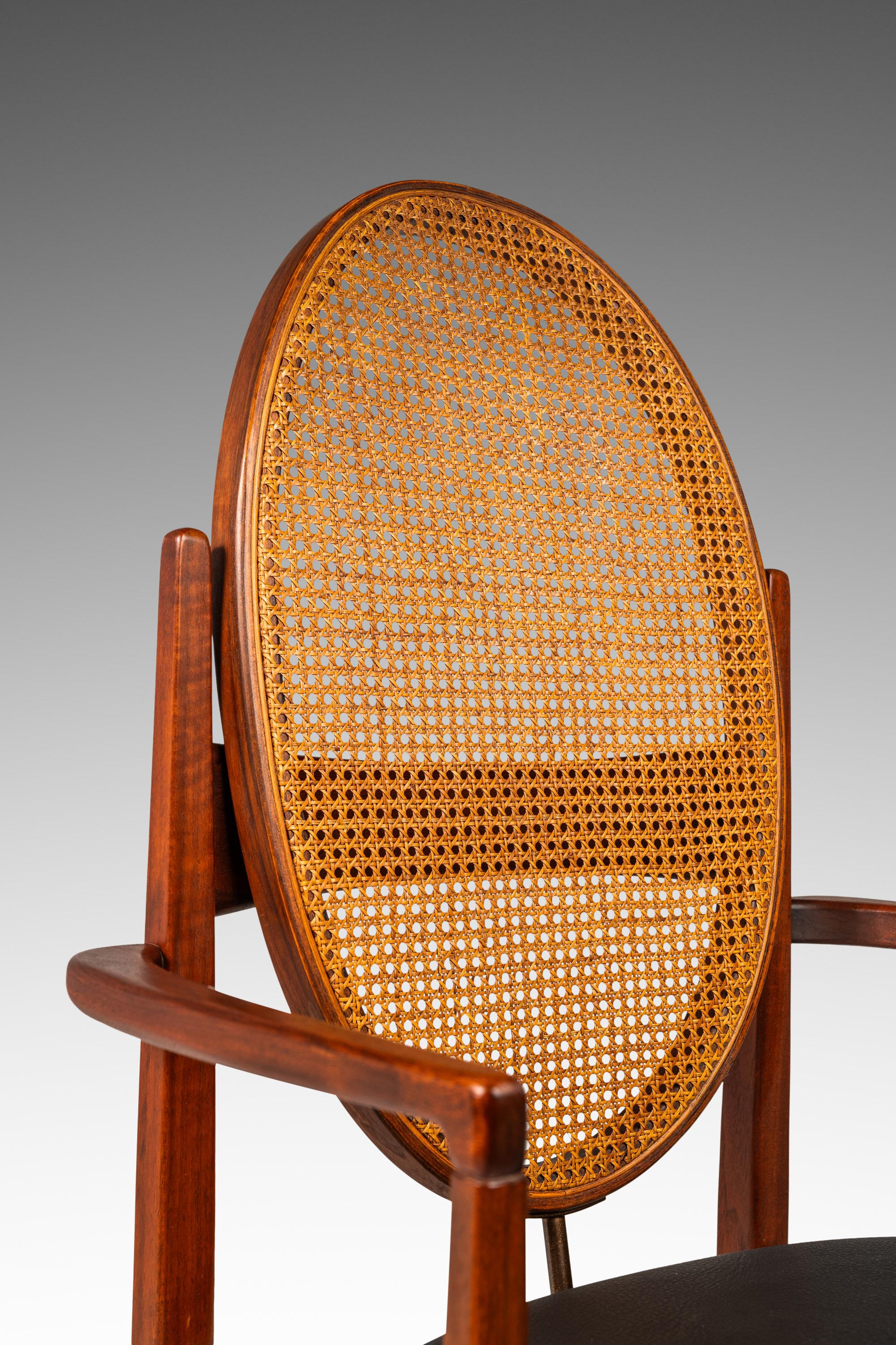 Set di 4 sedie da pranzo in noce, Milo Baughman per Directional Furniture, anni '60 in vendita 10