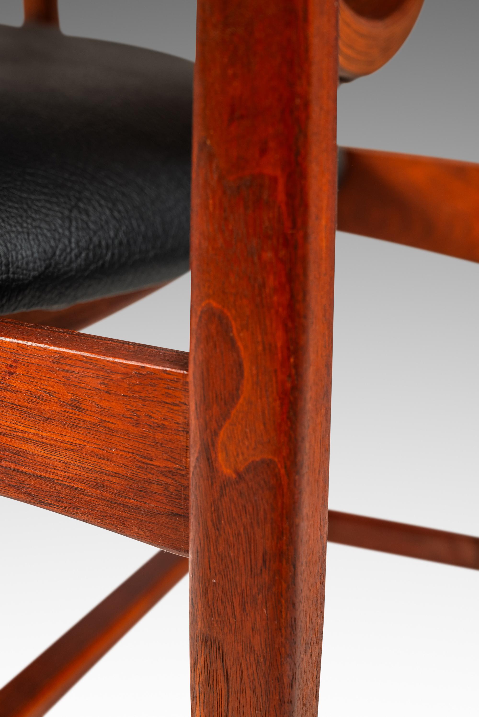 Set di 4 sedie da pranzo in noce, Milo Baughman per Directional Furniture, anni '60 in vendita 11