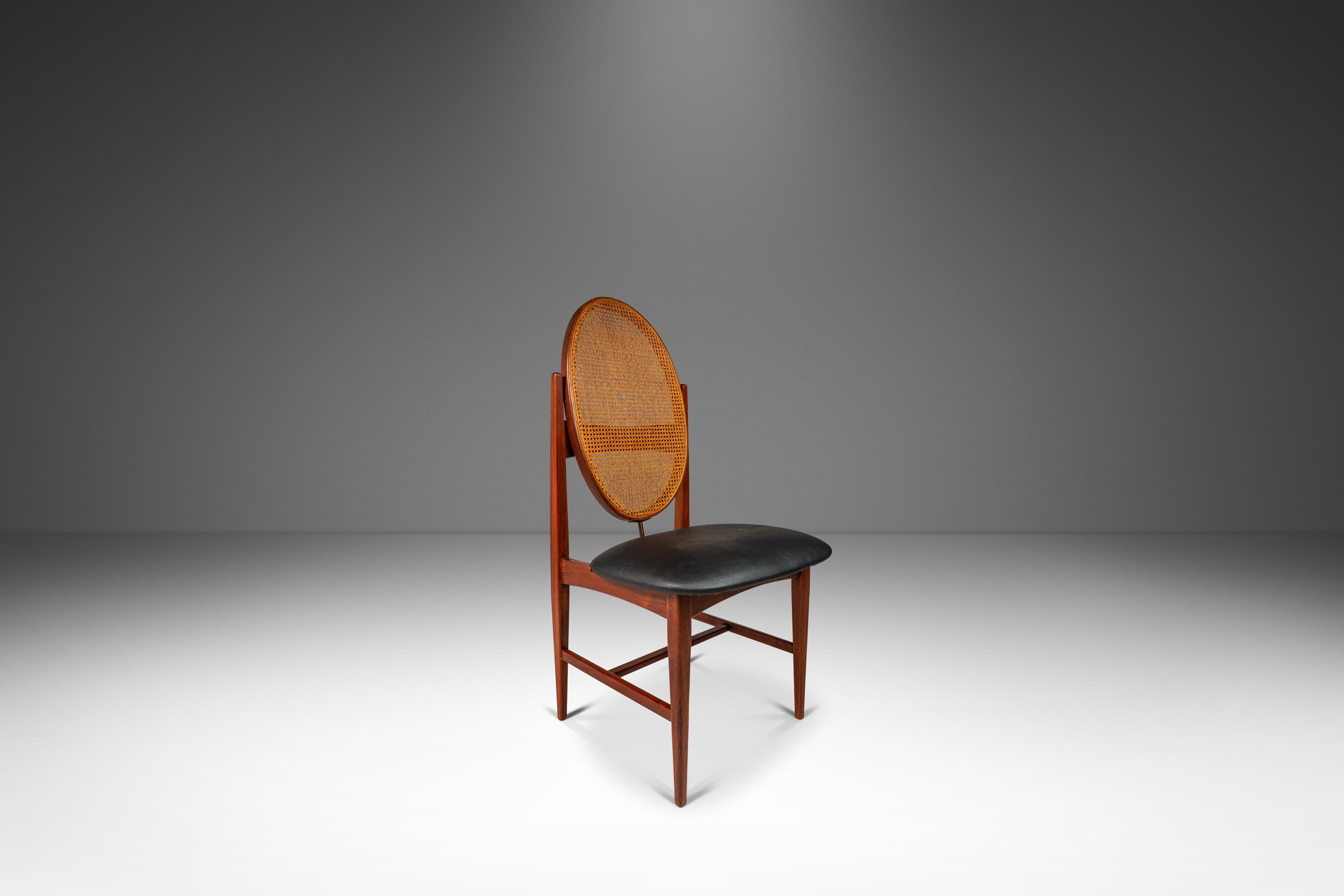 Set di 4 sedie da pranzo in noce, Milo Baughman per Directional Furniture, anni '60 In condizioni buone in vendita a Deland, FL