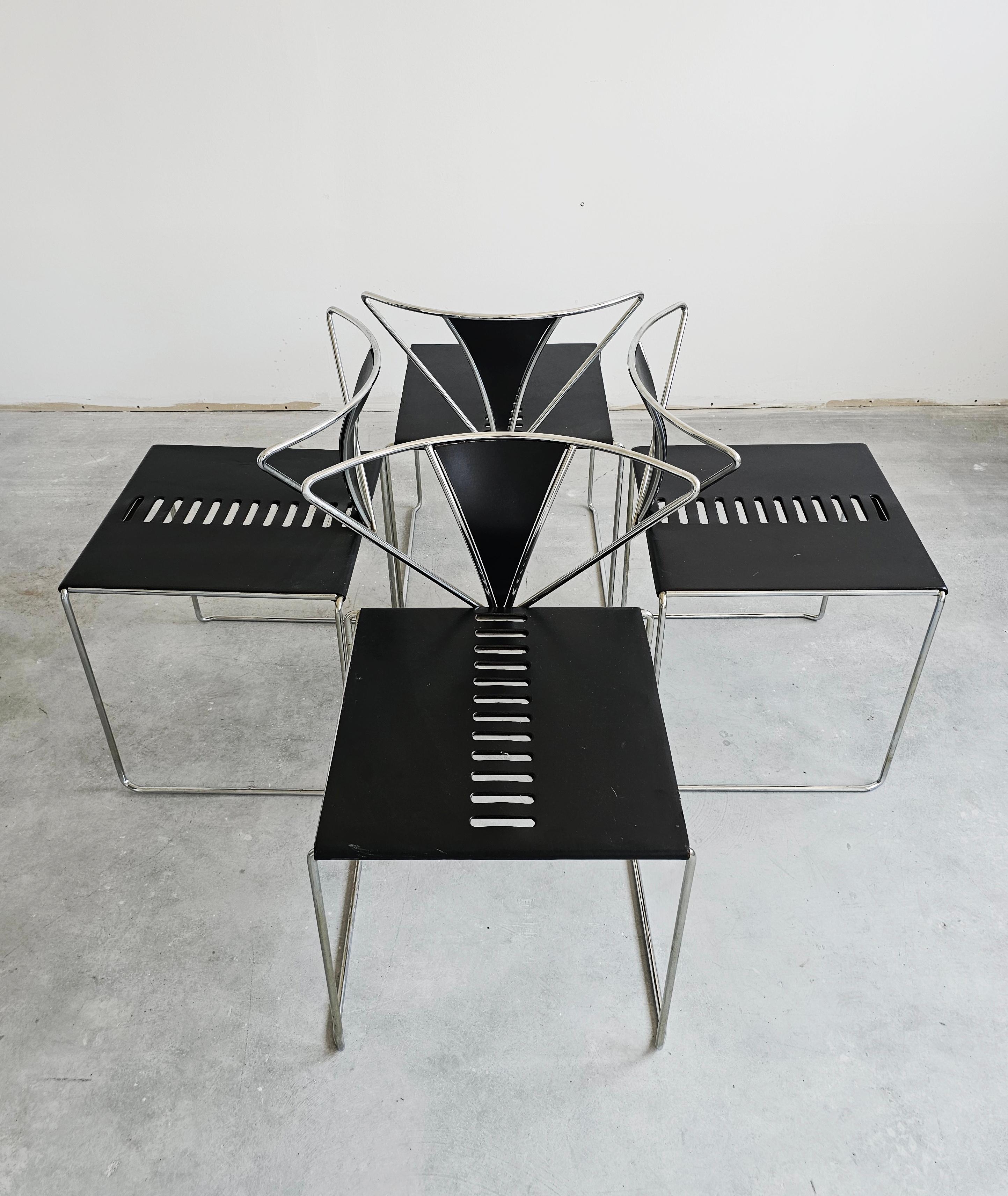 italien Ensemble de 4 chaises de salle à manger Side conçu par Kazuhide Takahama pour Gavina, Italie en vente