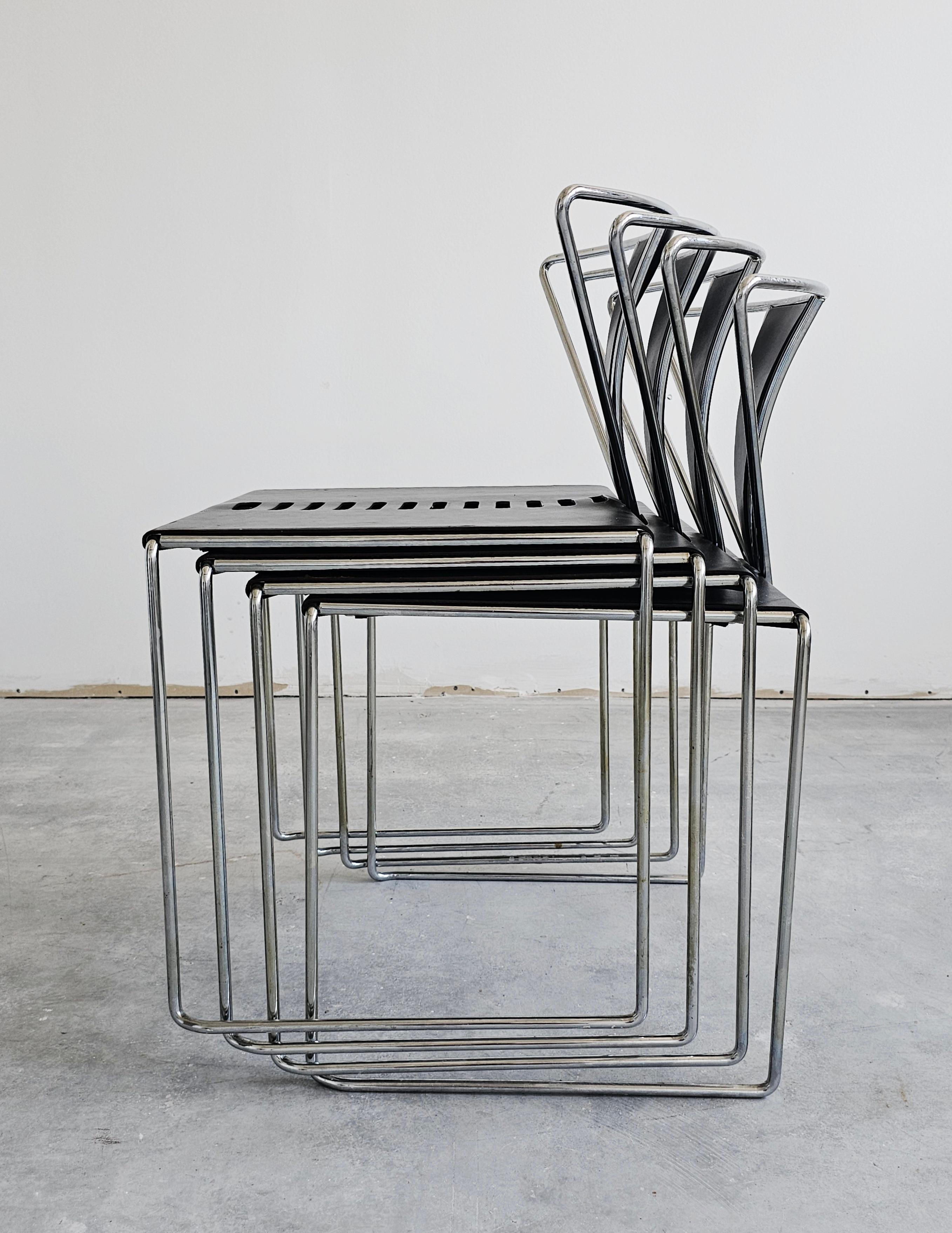 Ensemble de 4 chaises de salle à manger Side conçu par Kazuhide Takahama pour Gavina, Italie Bon état - En vente à Beograd, RS