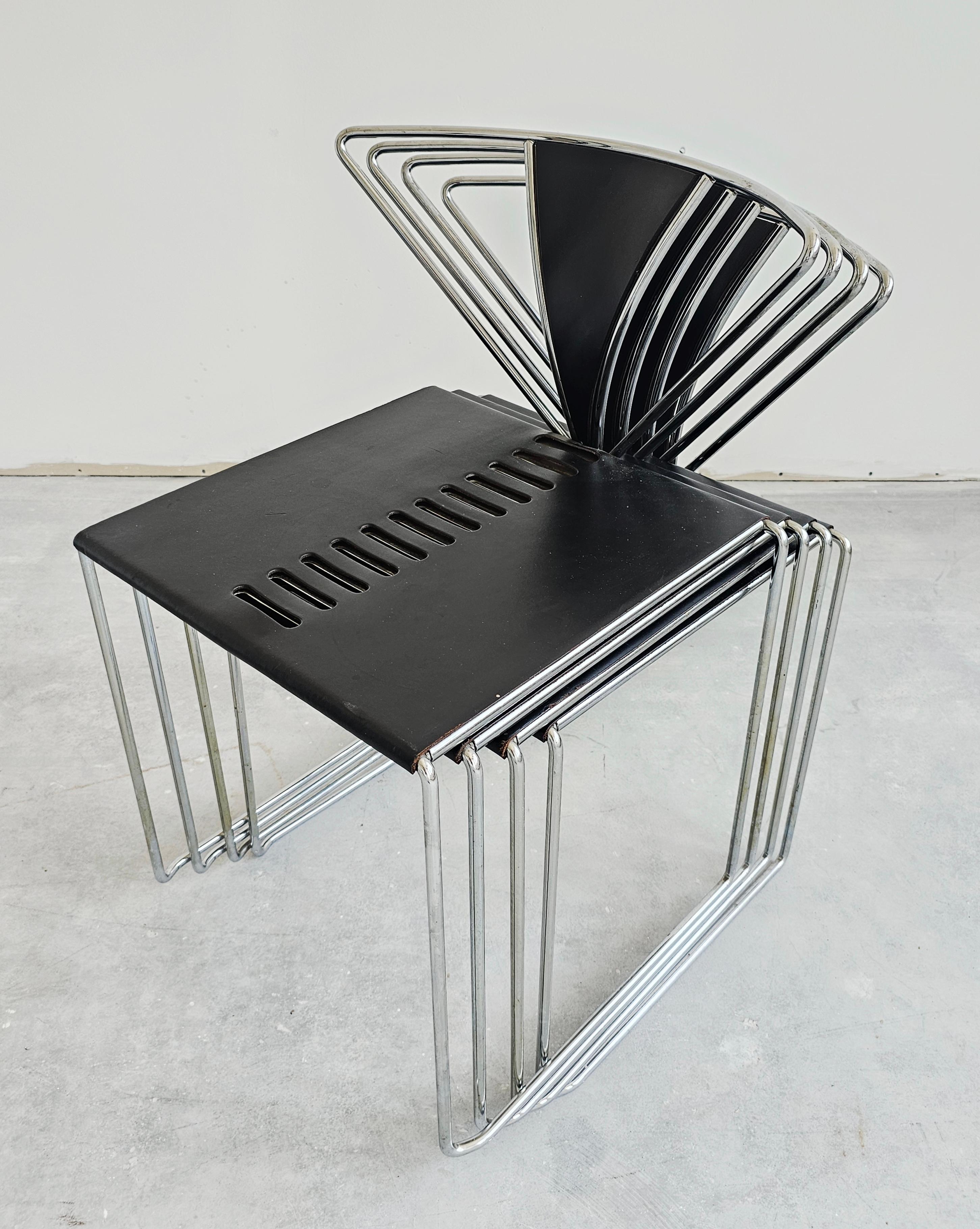 Milieu du XXe siècle Ensemble de 4 chaises de salle à manger Side conçu par Kazuhide Takahama pour Gavina, Italie en vente