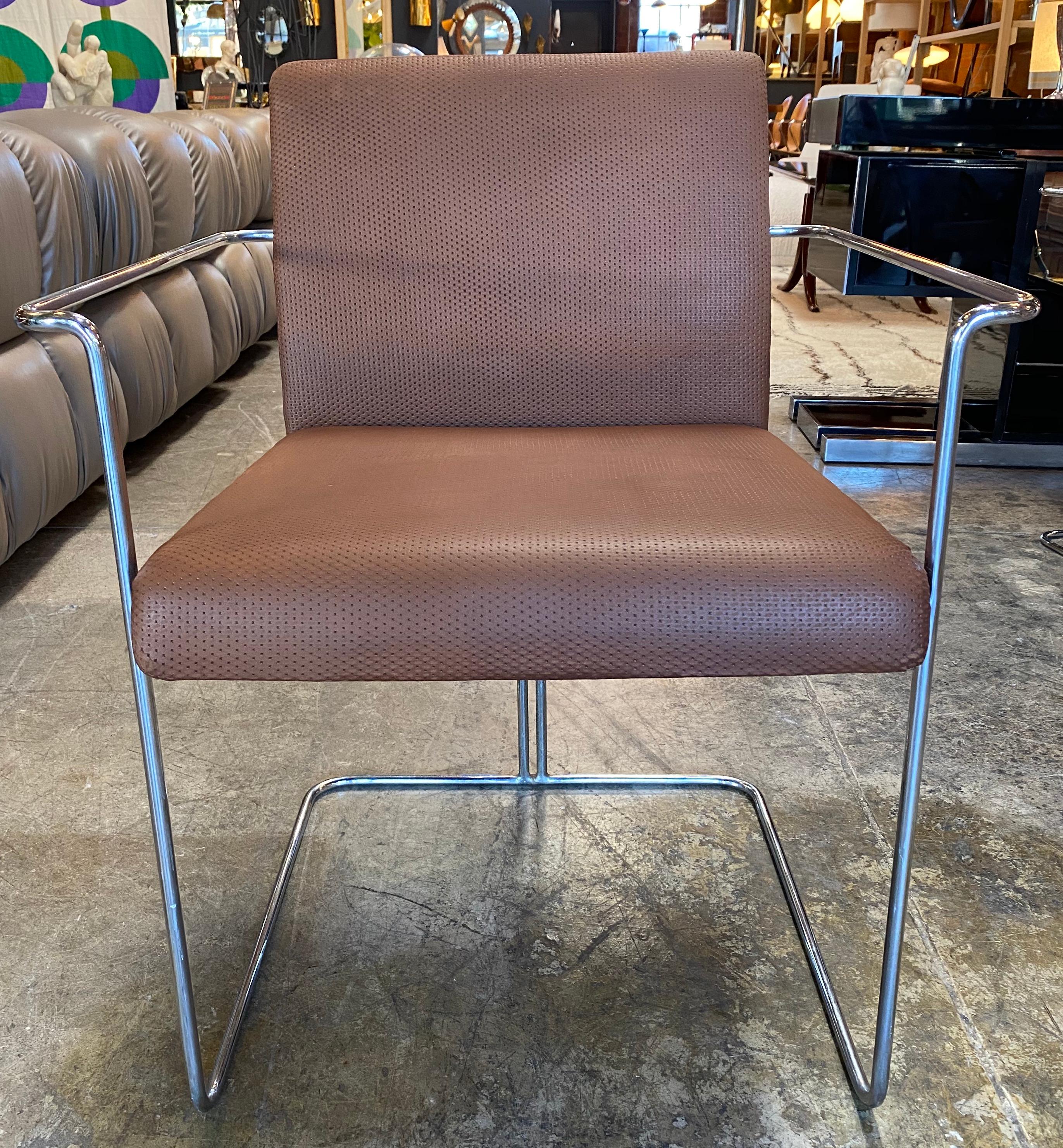 Fin du 20e siècle Ensemble de 4 chaises de salle à manger en cuir et chrome de F.ll Saporiti, 1970 en vente