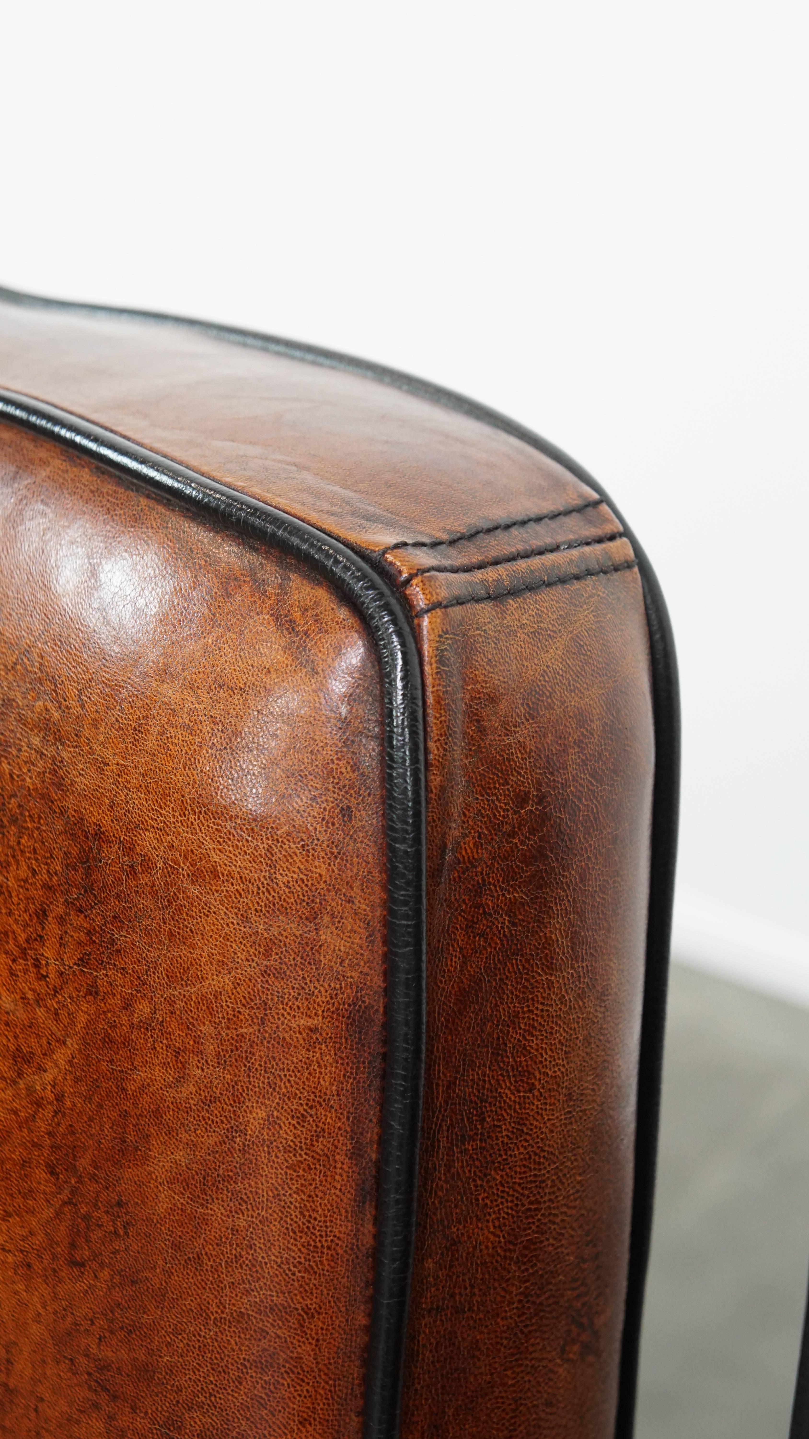 Set di 4 sedie da pranzo in pelle di pecora rifinite con profili neri in vendita 9