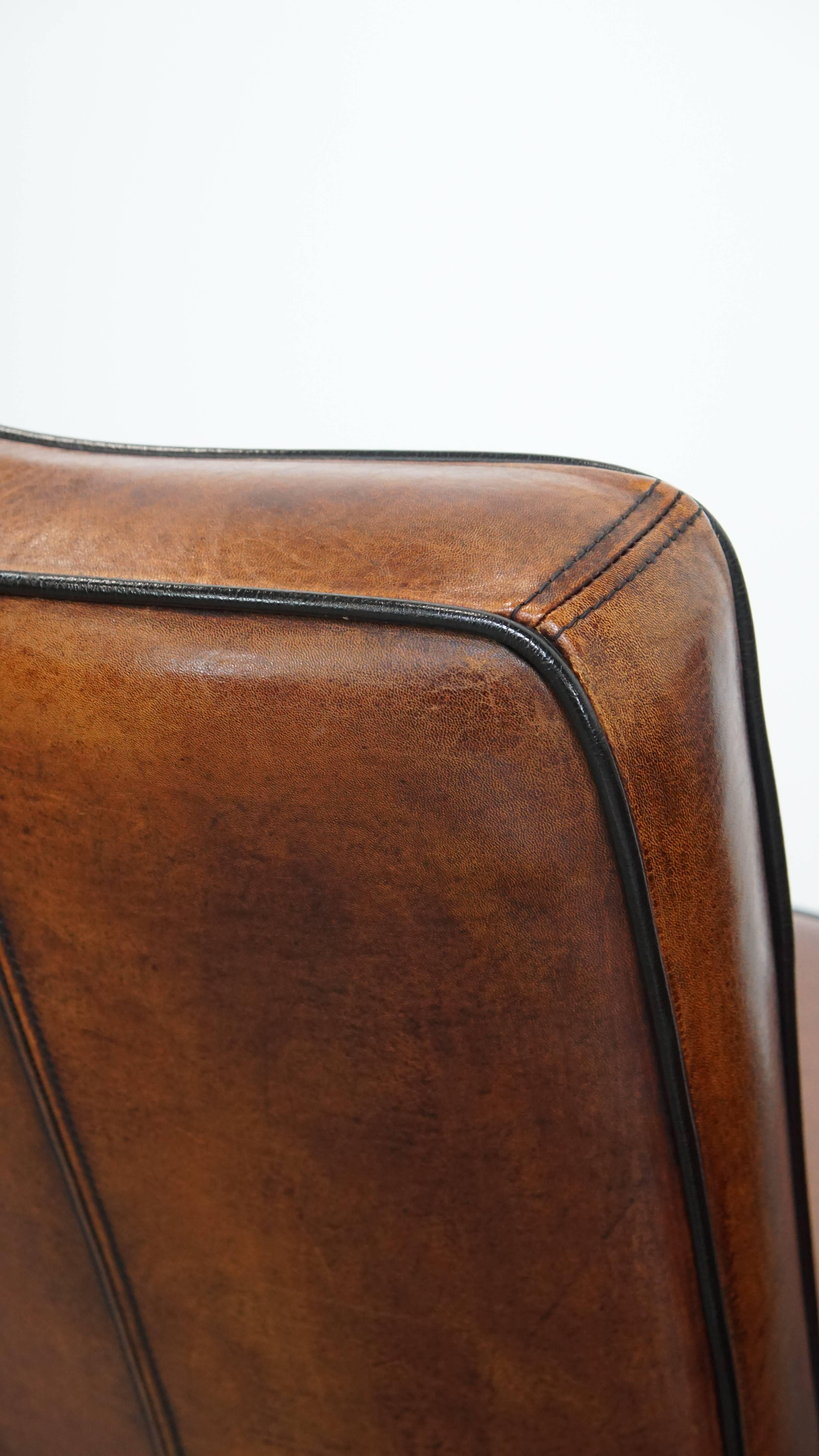 Set di 4 sedie da pranzo in pelle di pecora rifinite con profili neri in vendita 13