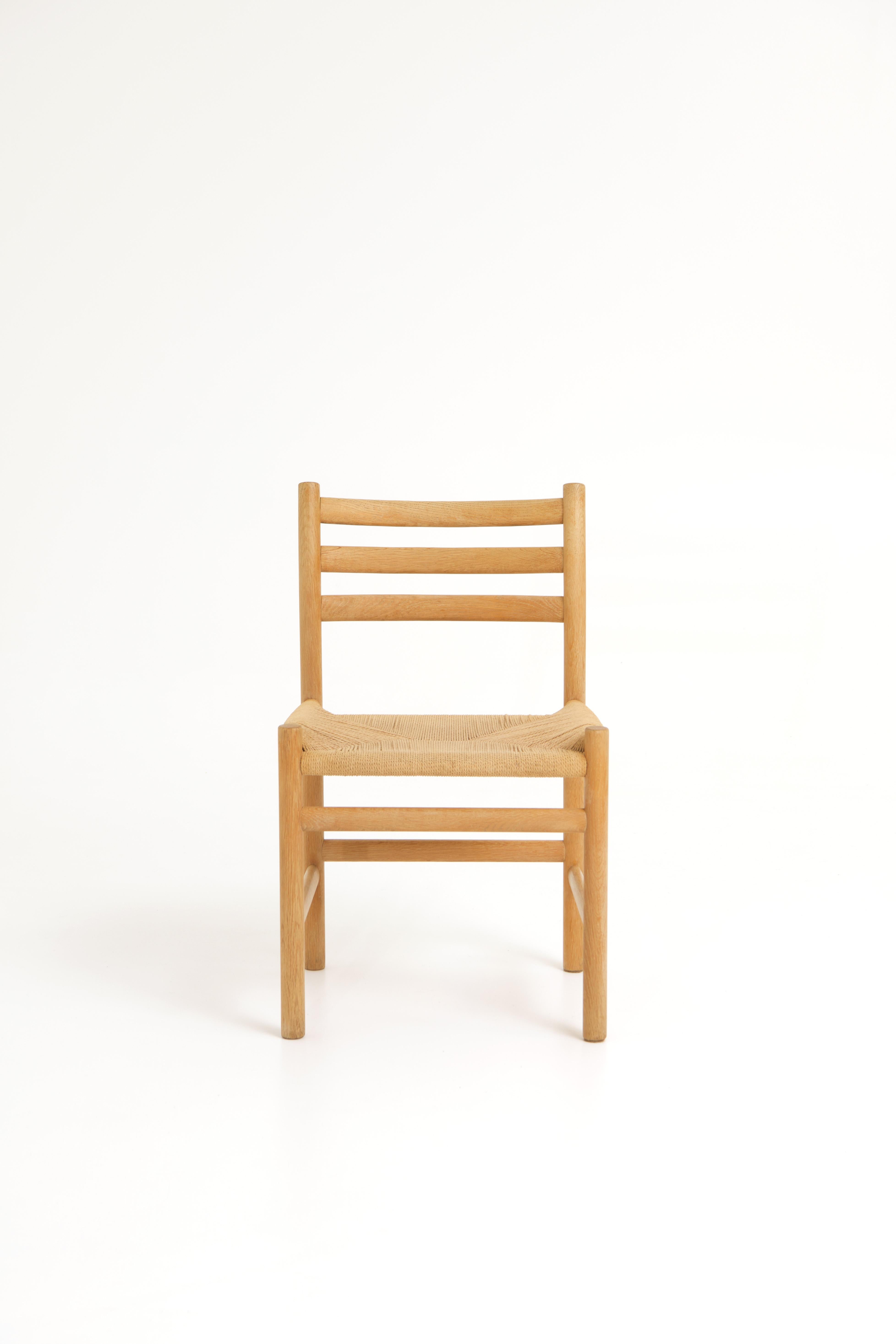 Satz von 4 Esszimmerstühlen - Model No. 350 - Poul Volther (Dänisch) im Angebot