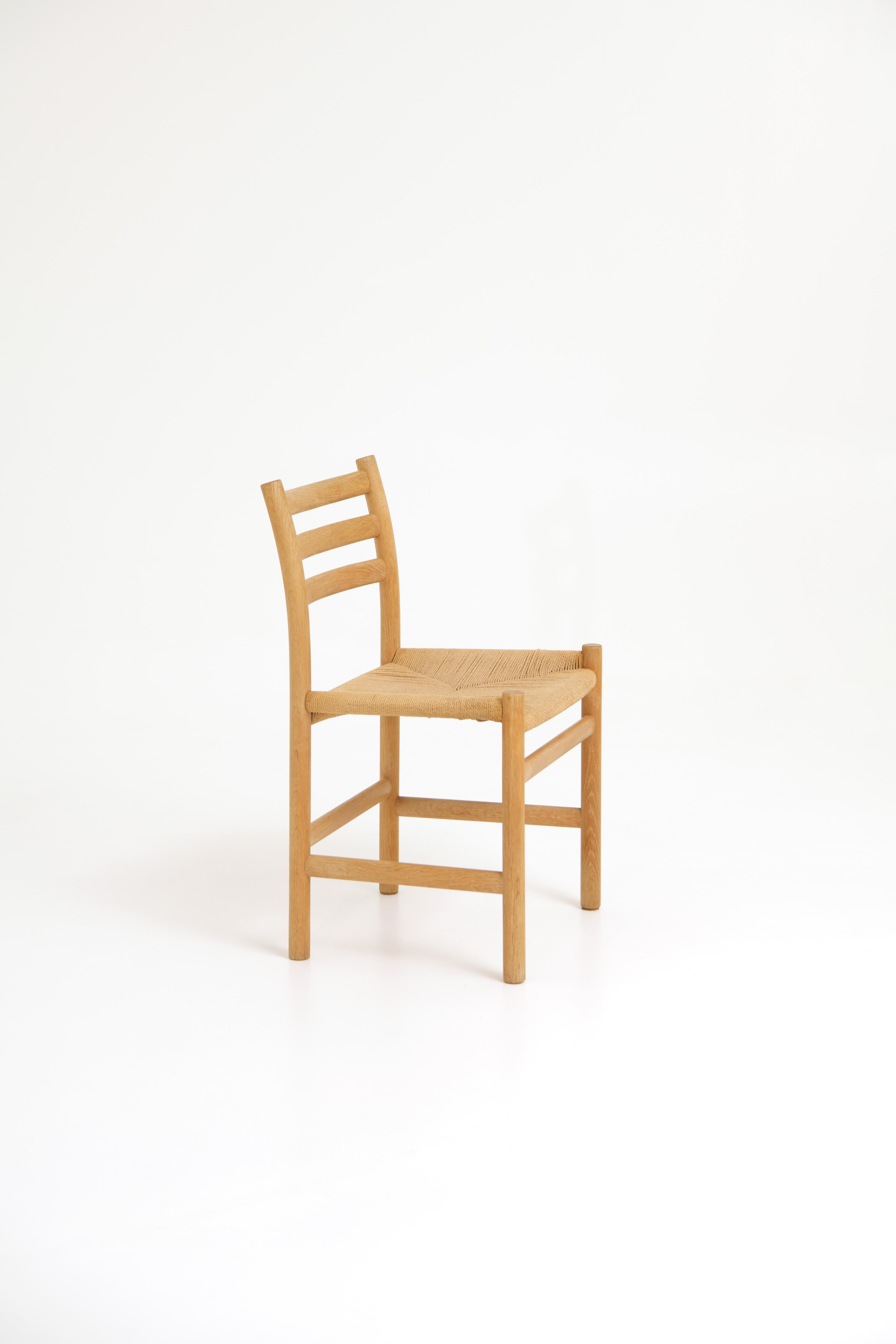 Satz von 4 Esszimmerstühlen - Model No. 350 - Poul Volther im Zustand „Gut“ im Angebot in Antwerpen, BE