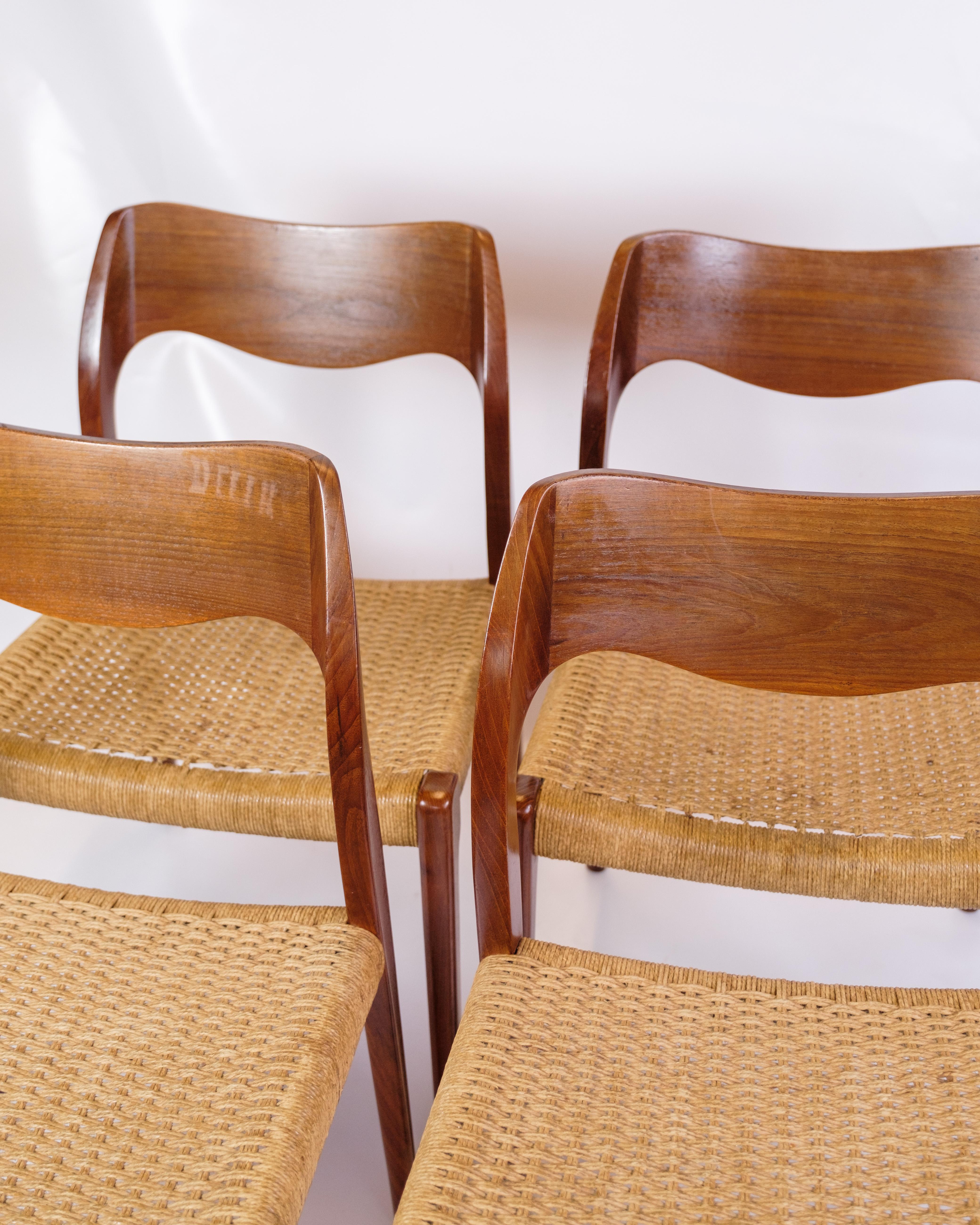Mid-Century moderno Set di 4 sedie da pranzo Model 71 in teak di Niels O. Møller degli anni '60 in vendita