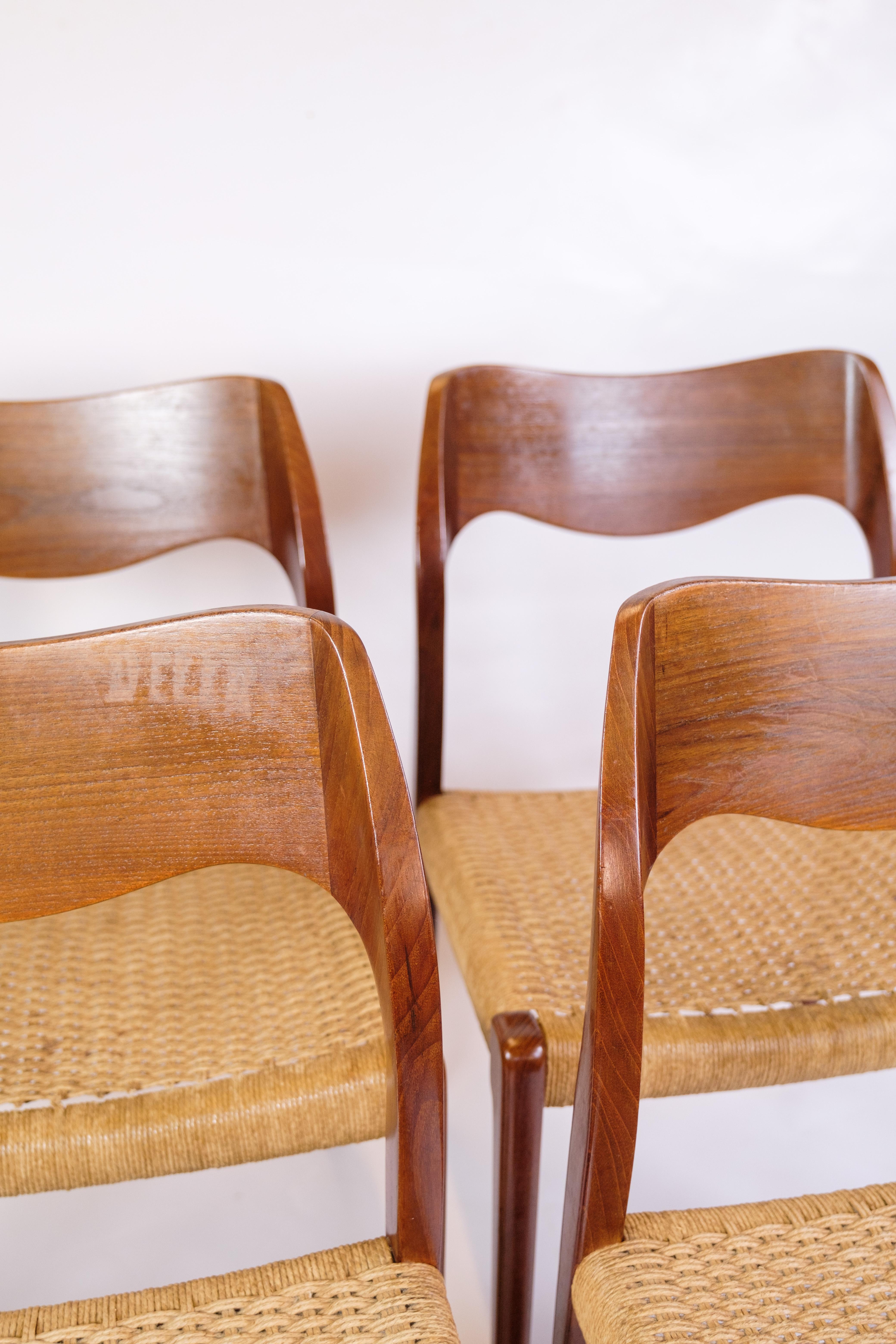 Danese Set di 4 sedie da pranzo Model 71 in teak di Niels O. Møller degli anni '60 in vendita