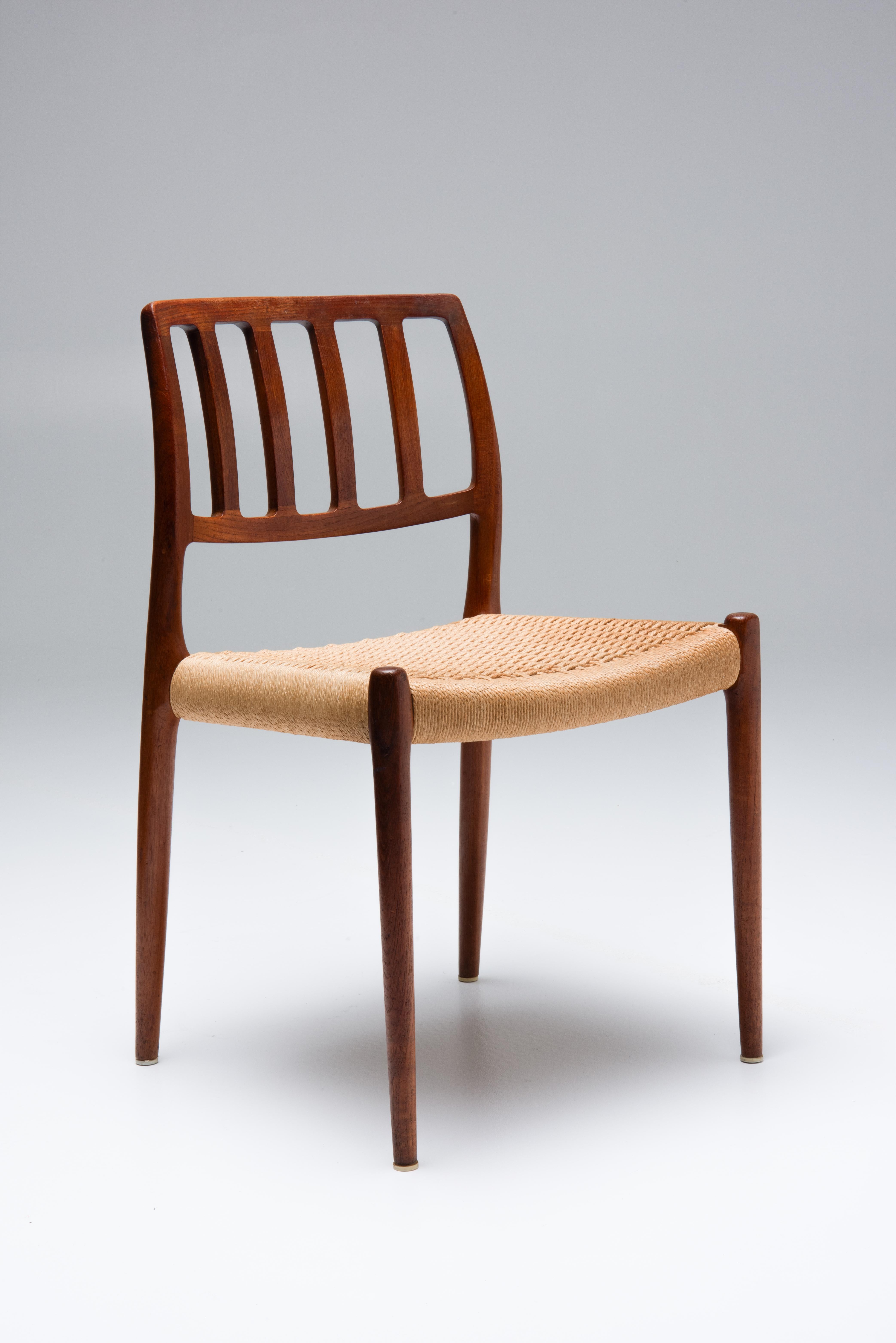 Mid-Century Modern Ensemble de 4 chaises de salle à manger - Modèle 83 - Niels O. Møller