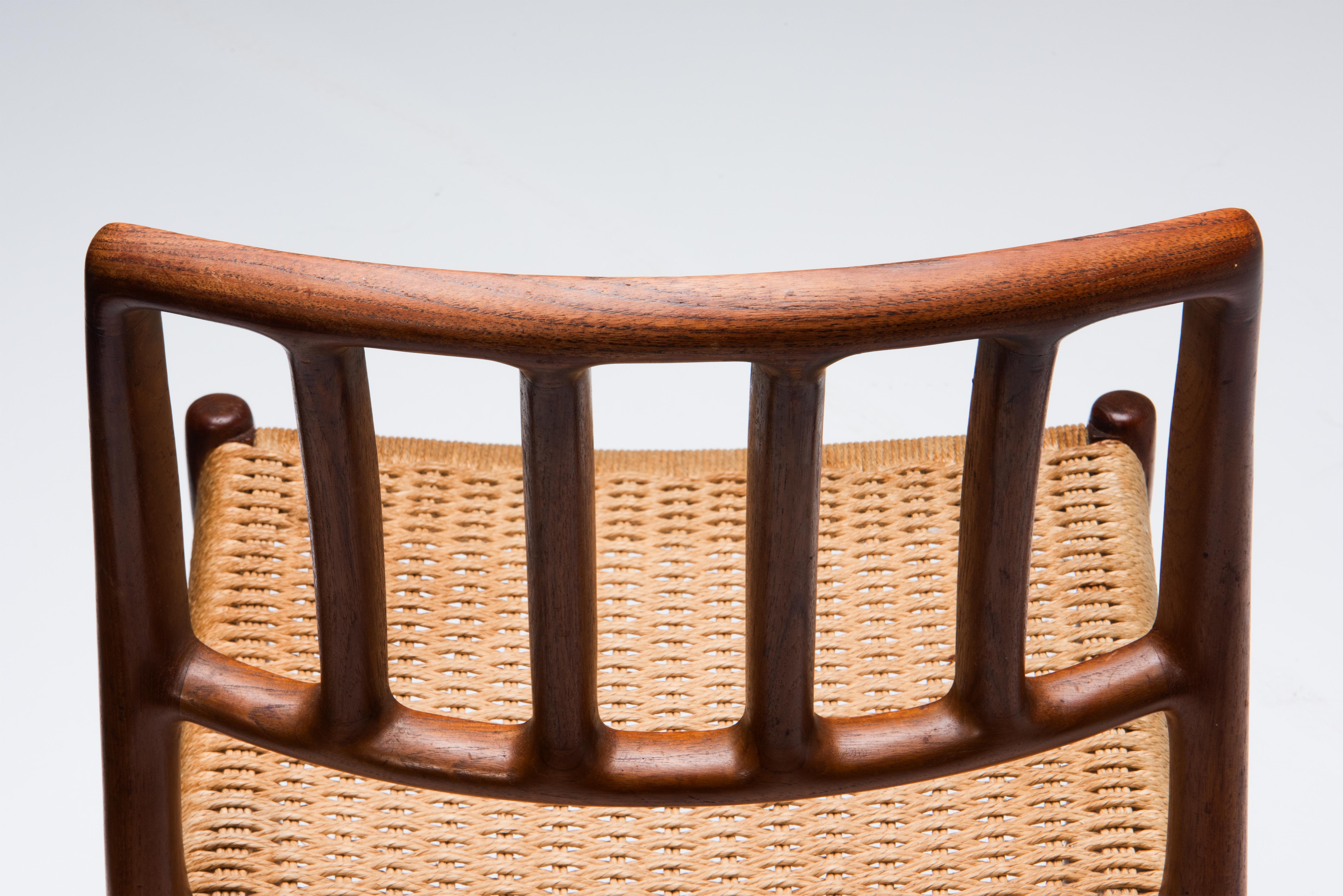 20ième siècle Ensemble de 4 chaises de salle à manger - Modèle 83 - Niels O. Møller