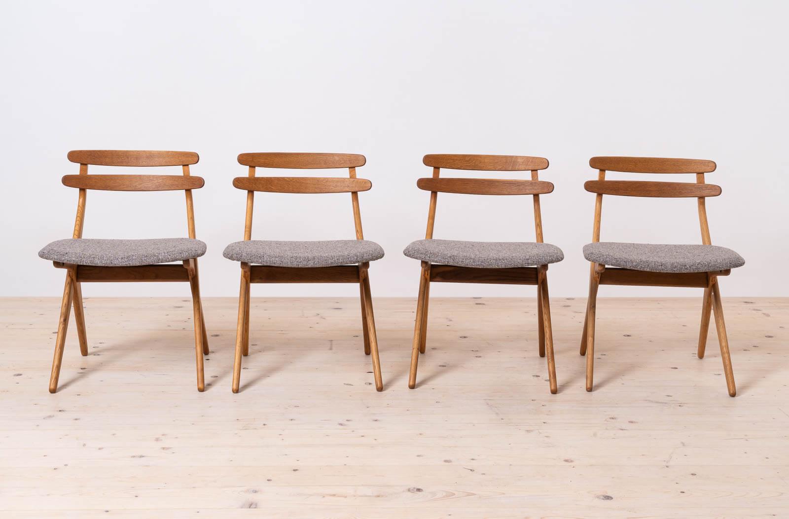 Mid-Century moderno Set di 4 sedie da pranzo, modello SAKS di Poul Volther, design danese, restaurate in vendita