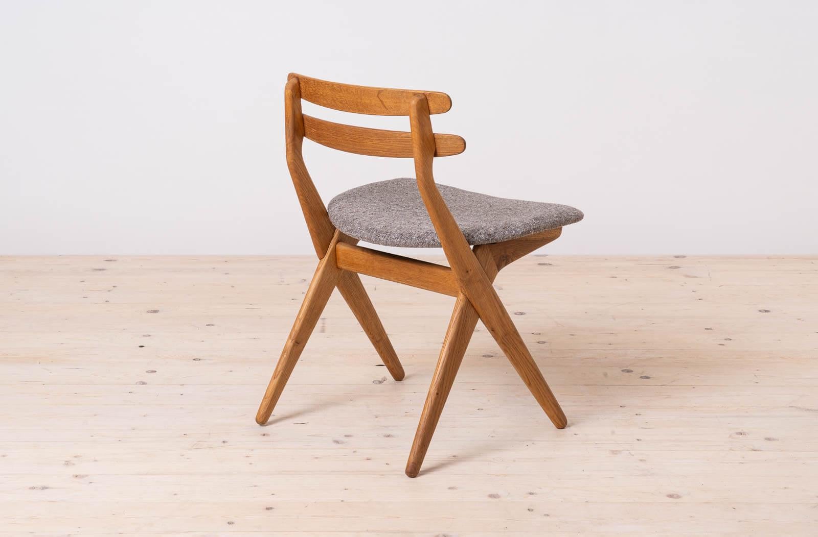 Set di 4 sedie da pranzo, modello SAKS di Poul Volther, design danese, restaurate in vendita 1