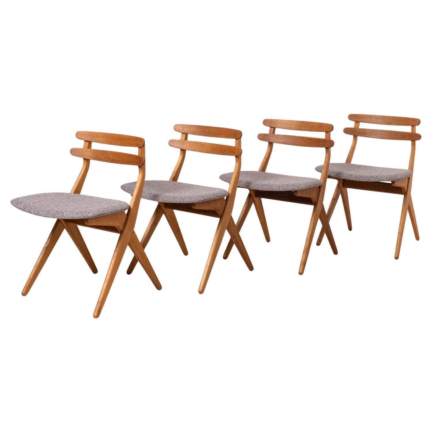 Set of 4 Dining Chairs, model SAKS by Poul Volther, Danish Design, Restored
