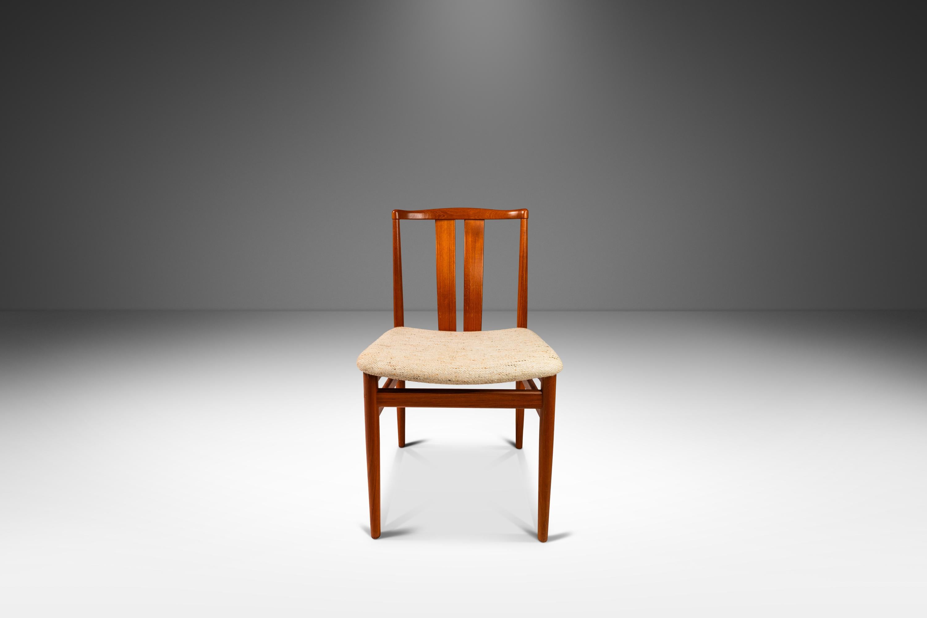 Mid-Century Modern Set of 4 Dining Chairs, Teak & Oatmeal Knit Fabric by Vamdrup Stolefabrik, 1960s
