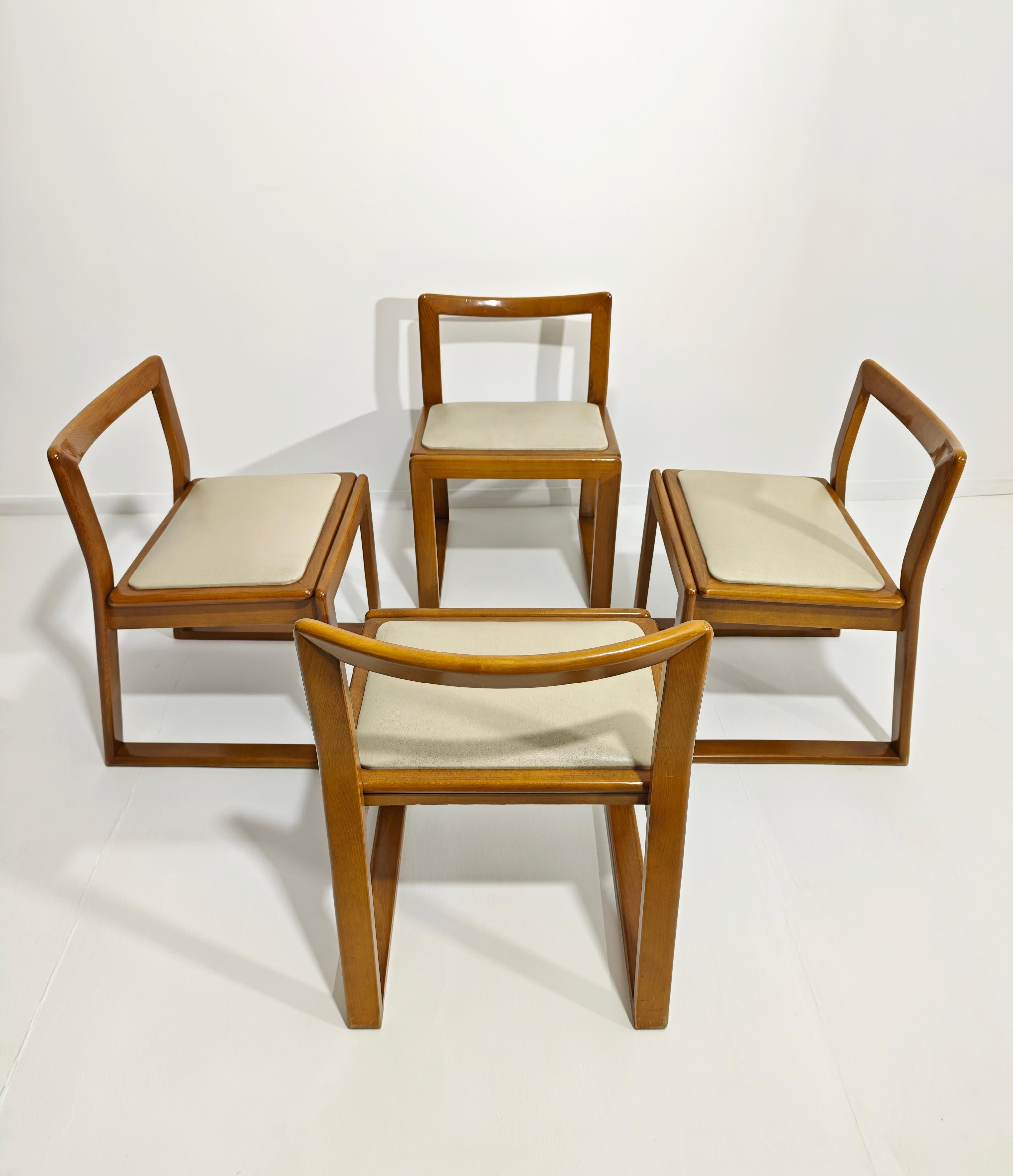 Satz von 4 Esszimmerstühlen Wood Curved Leder Beige Mid-Century Modern Italy 70s im Angebot 6