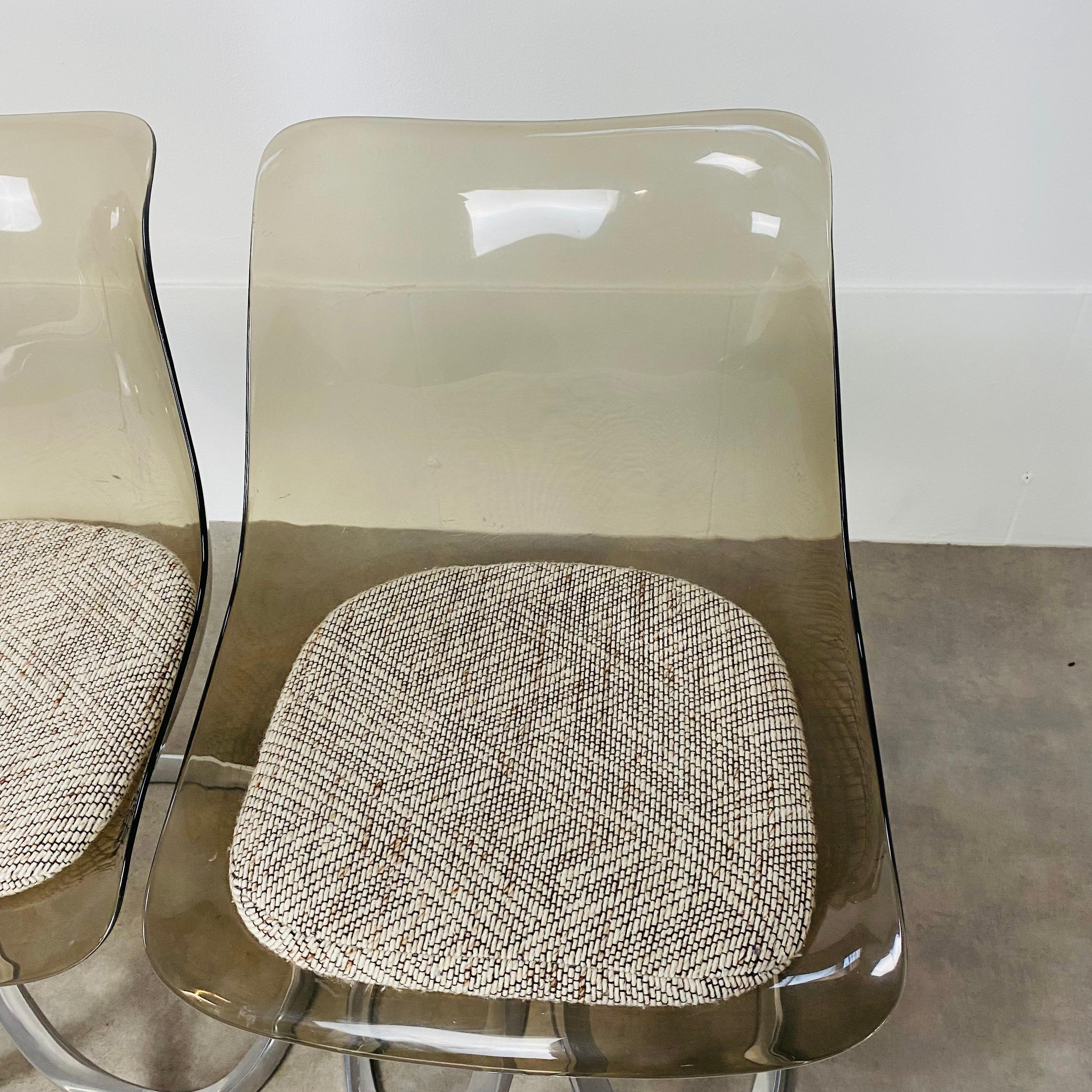 Set of 4 dining room chairs by Michel Charron, plexiglass and aluminium  For Sale 7