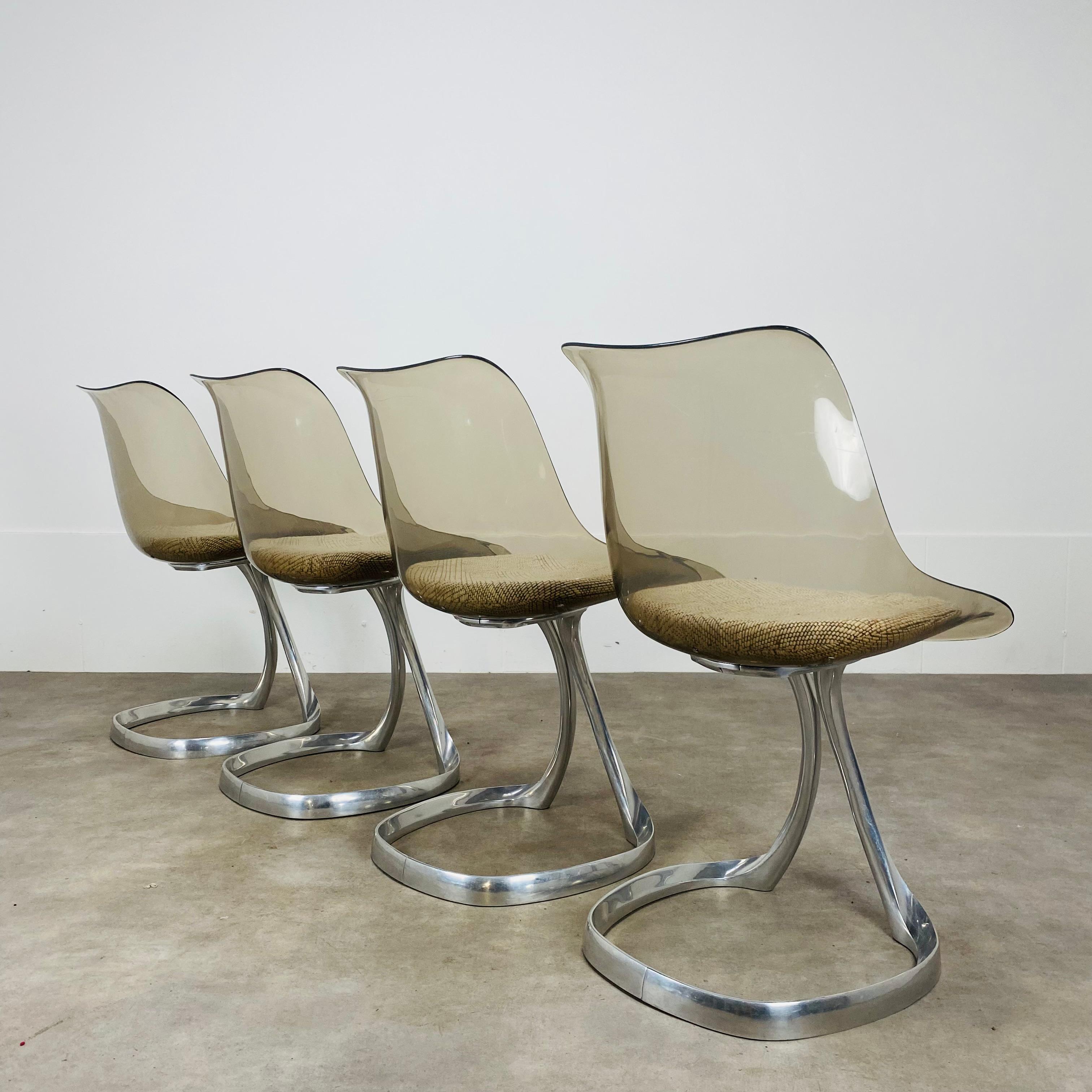 French Set of 4 dining room chairs by Michel Charron, plexiglass and aluminium  For Sale