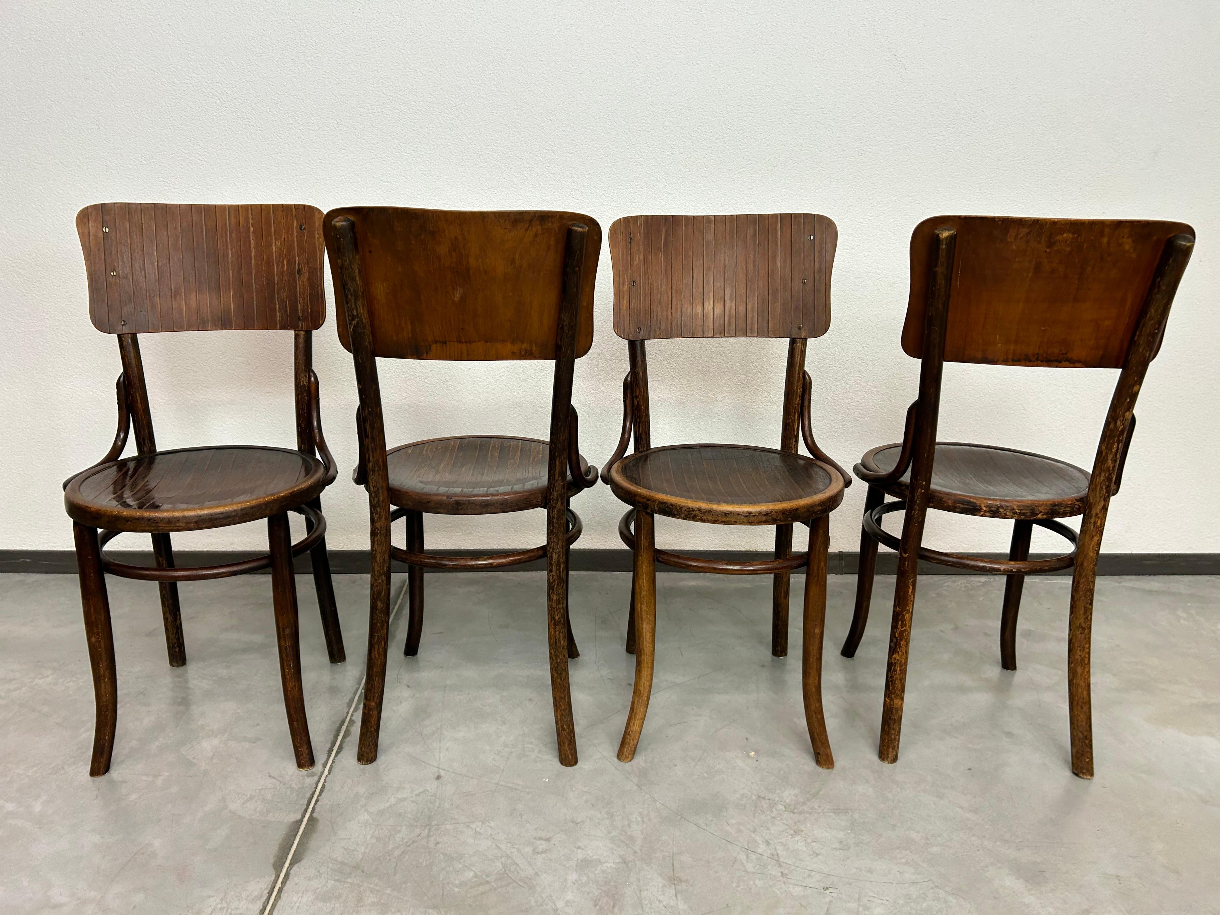 Art Deco Set of 4 dining room chairs by Thonet Mundus For Sale