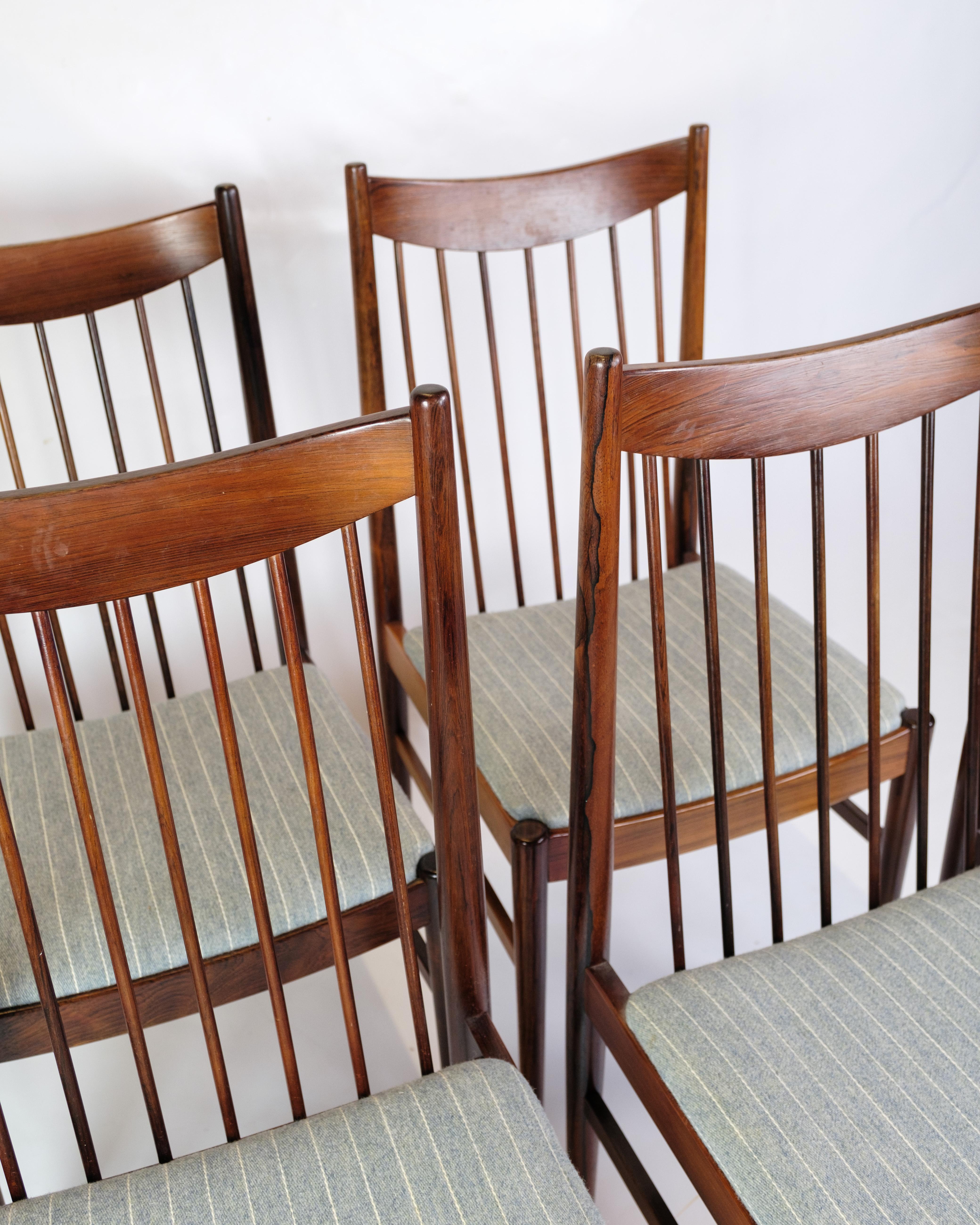 Mid-Century Modern Set Of 4 Dining Room Chairs Model 422 Made In Rosewood By Arne Vodder From 1960s For Sale