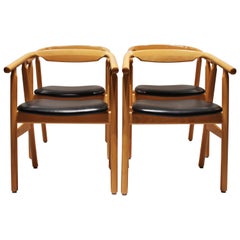 Ensemble de 4 chaises de salle à manger:: modèle GE525:: par Hans J. Wegner:: années 1960